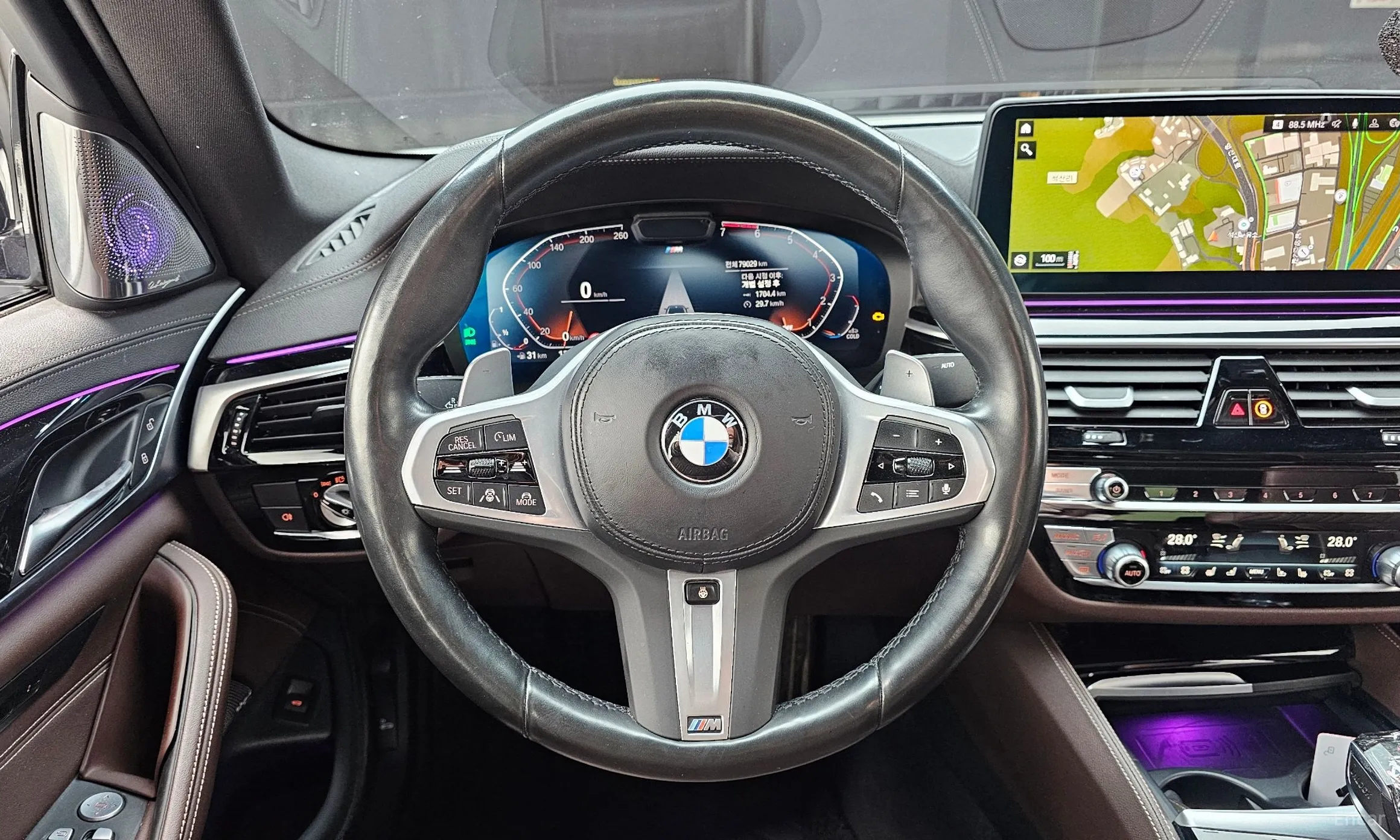 BMW 5 Series (G30) превью 13