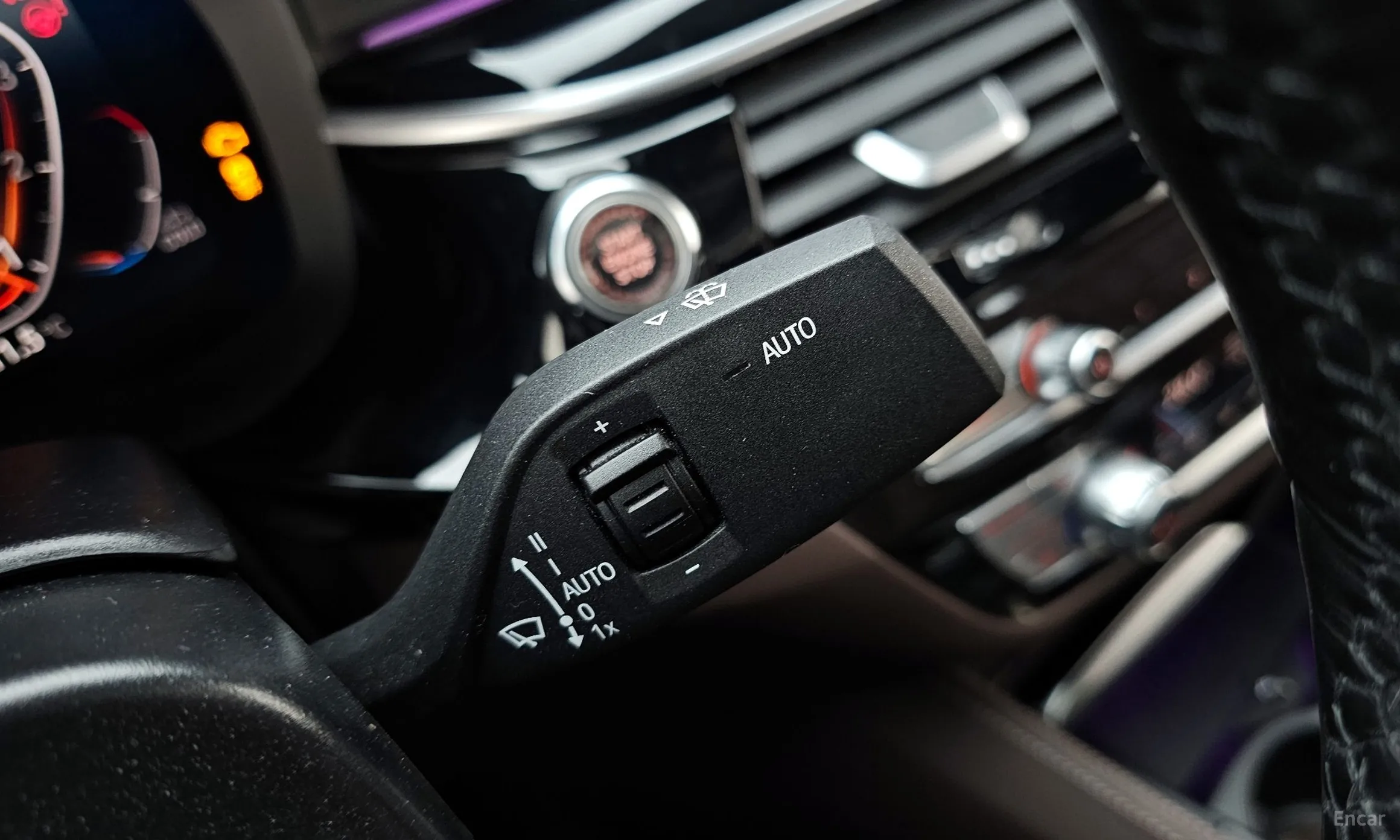 BMW 5 Series (G30) превью 18
