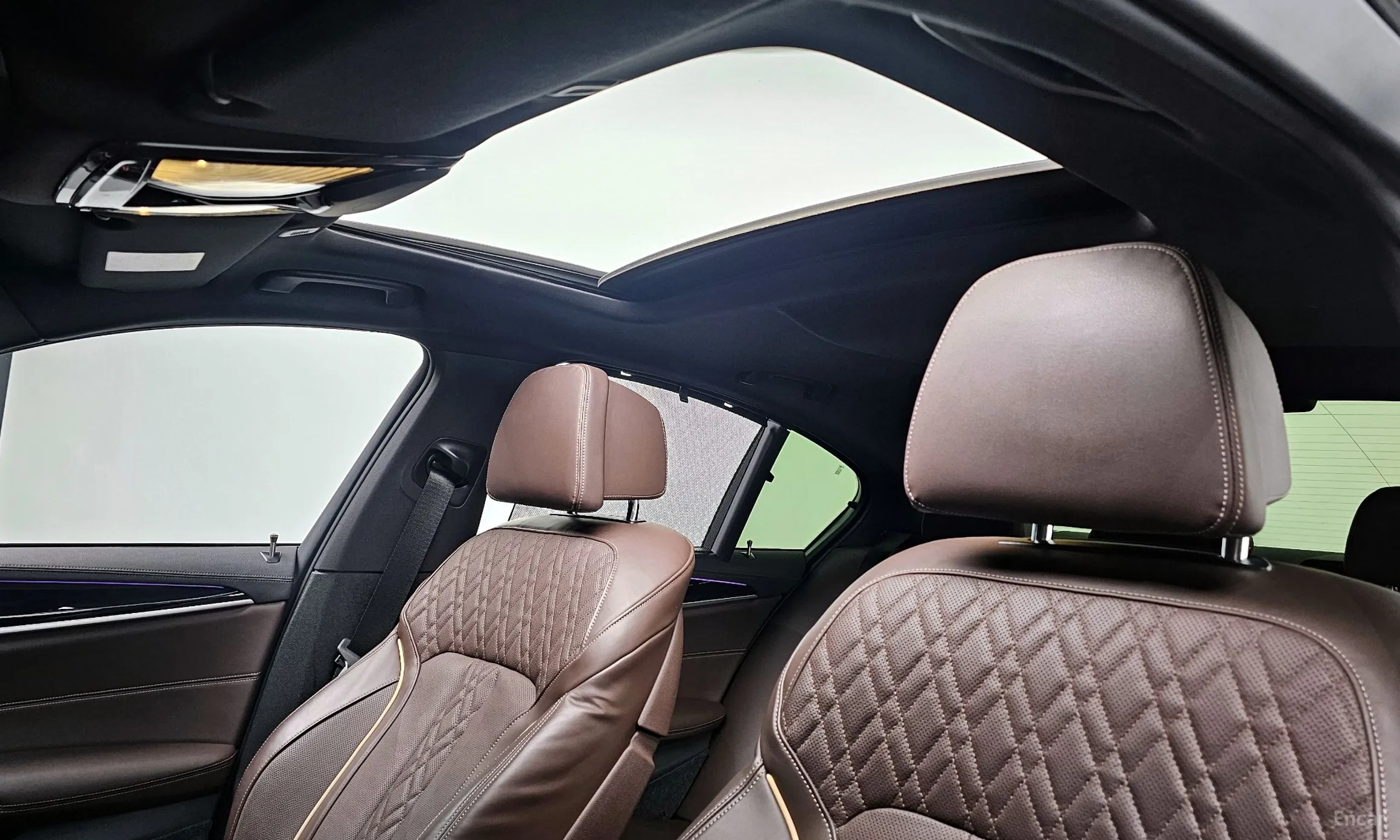 BMW 5 Series (G30) превью 19