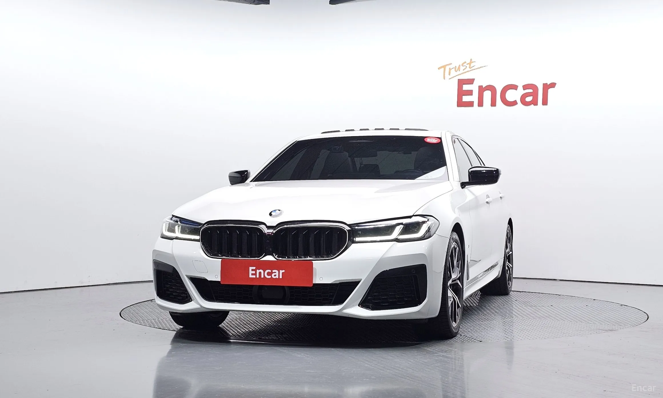 BMW 5 Series (G30) превью 3
