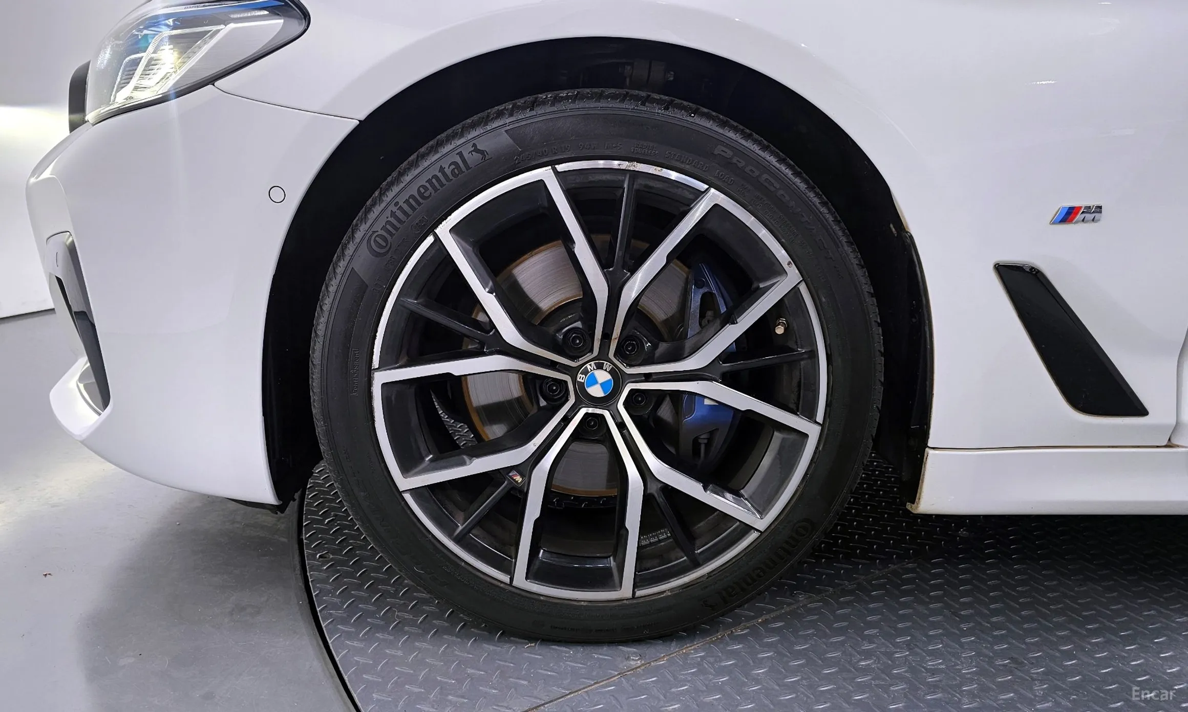 BMW 5 Series (G30) превью 5