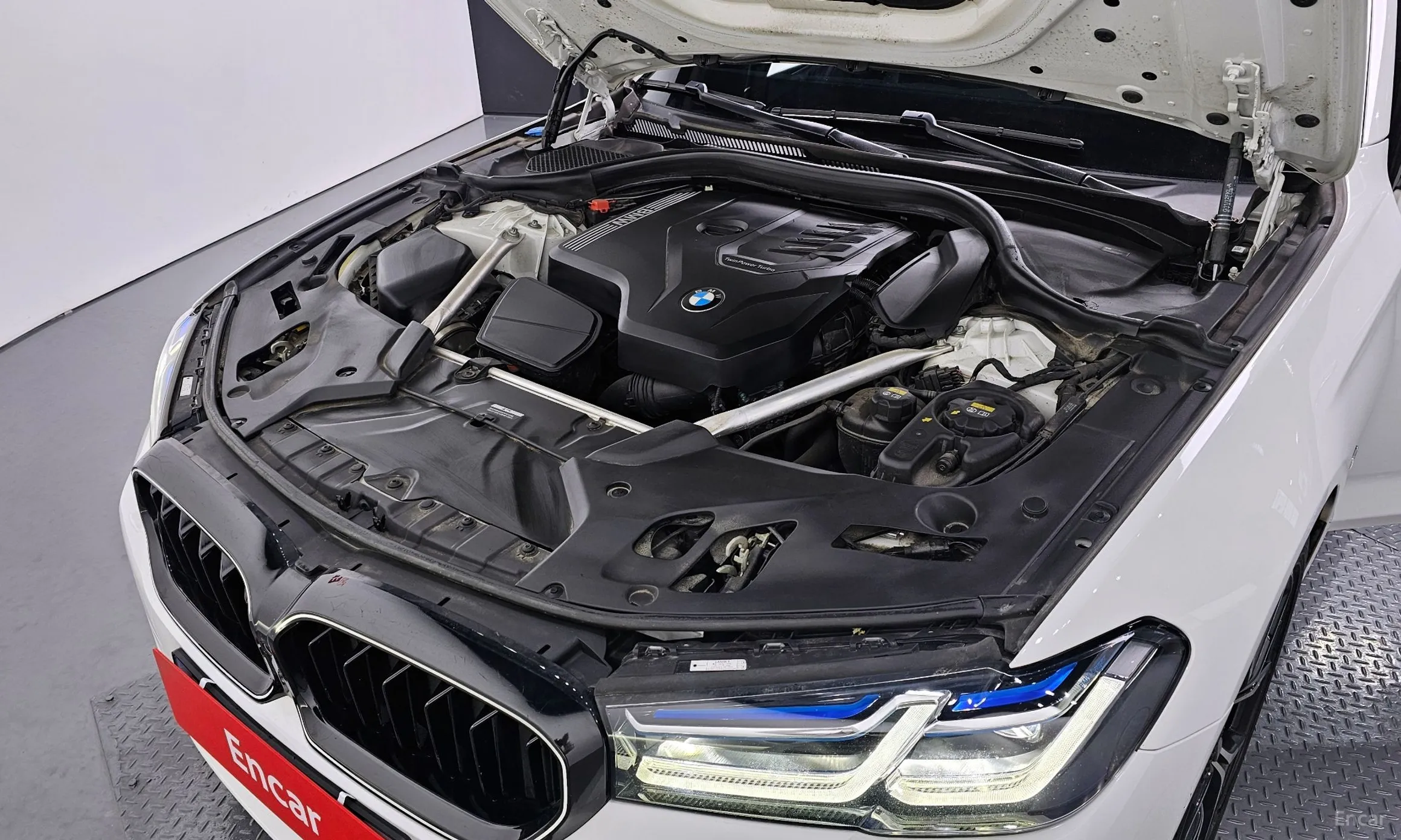 BMW 5 Series (G30) превью 6