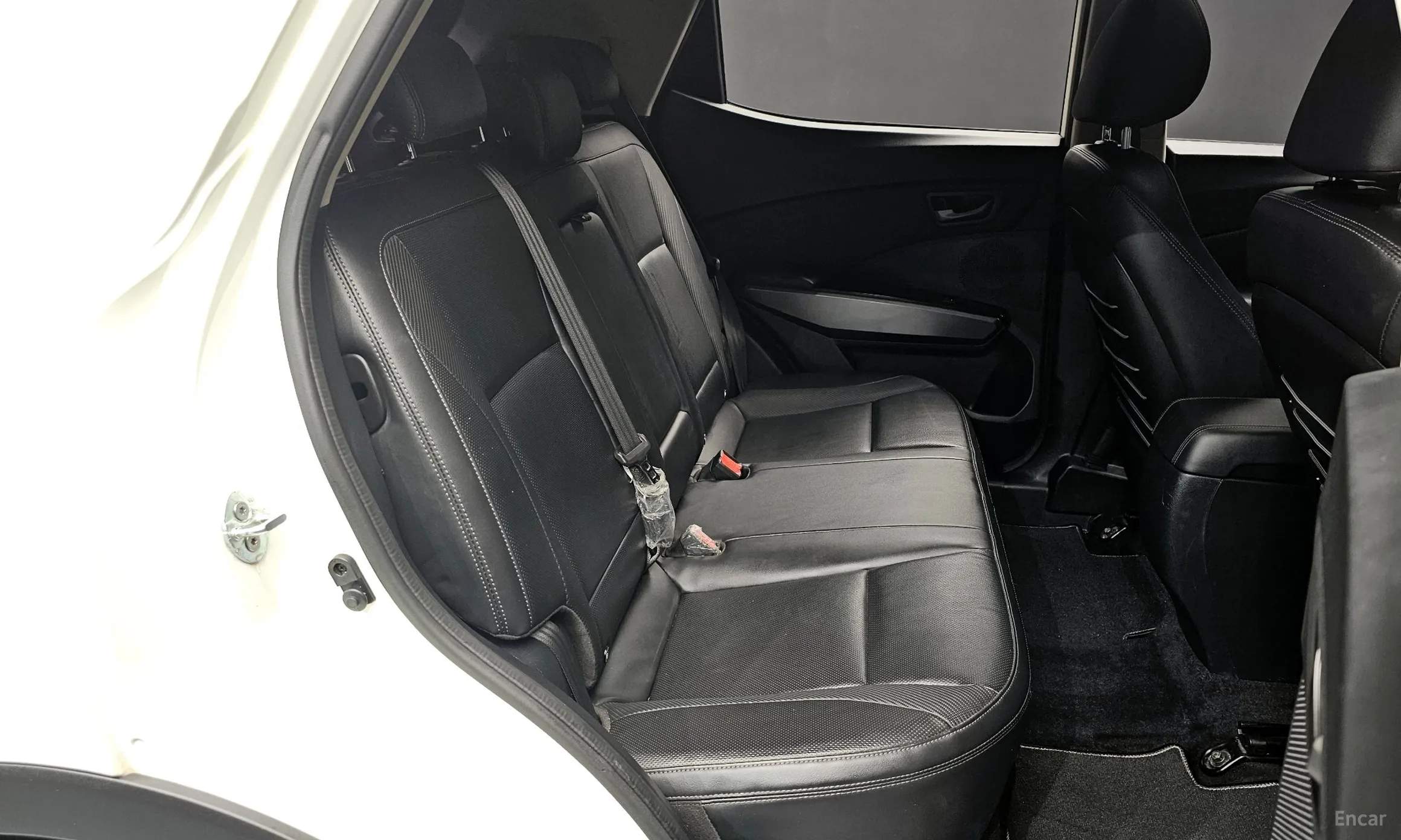 KG Mobility (SsangYong) Berry New Tivoli превью 12