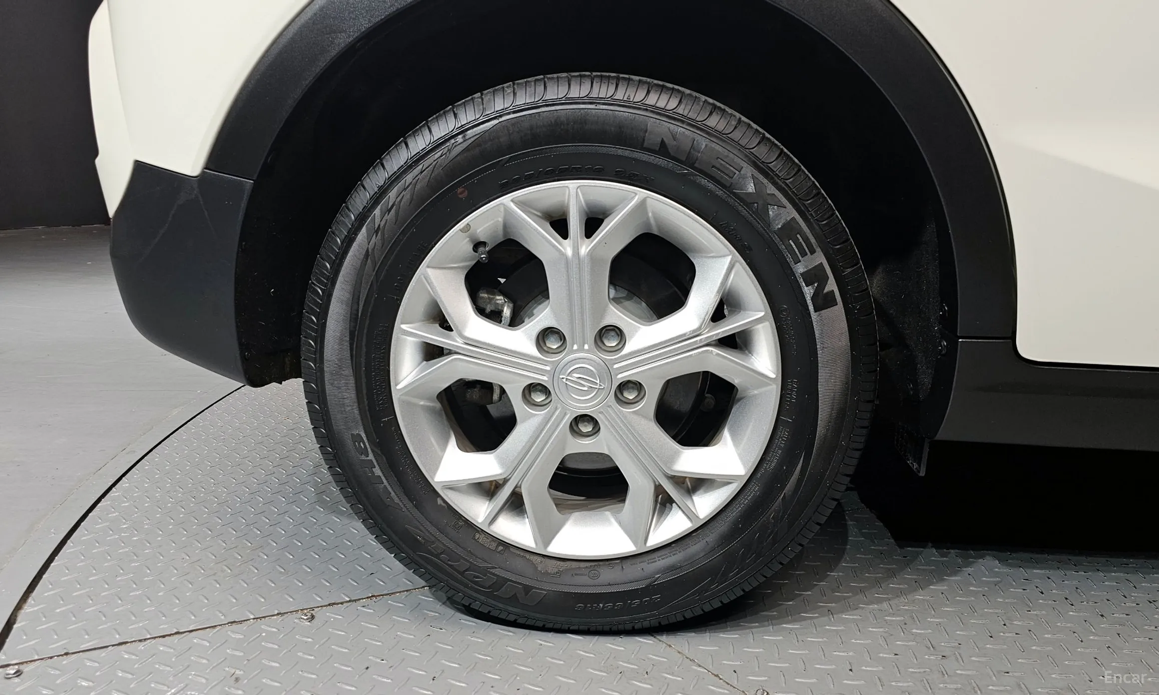 KG Mobility (SsangYong) Berry New Tivoli превью 5