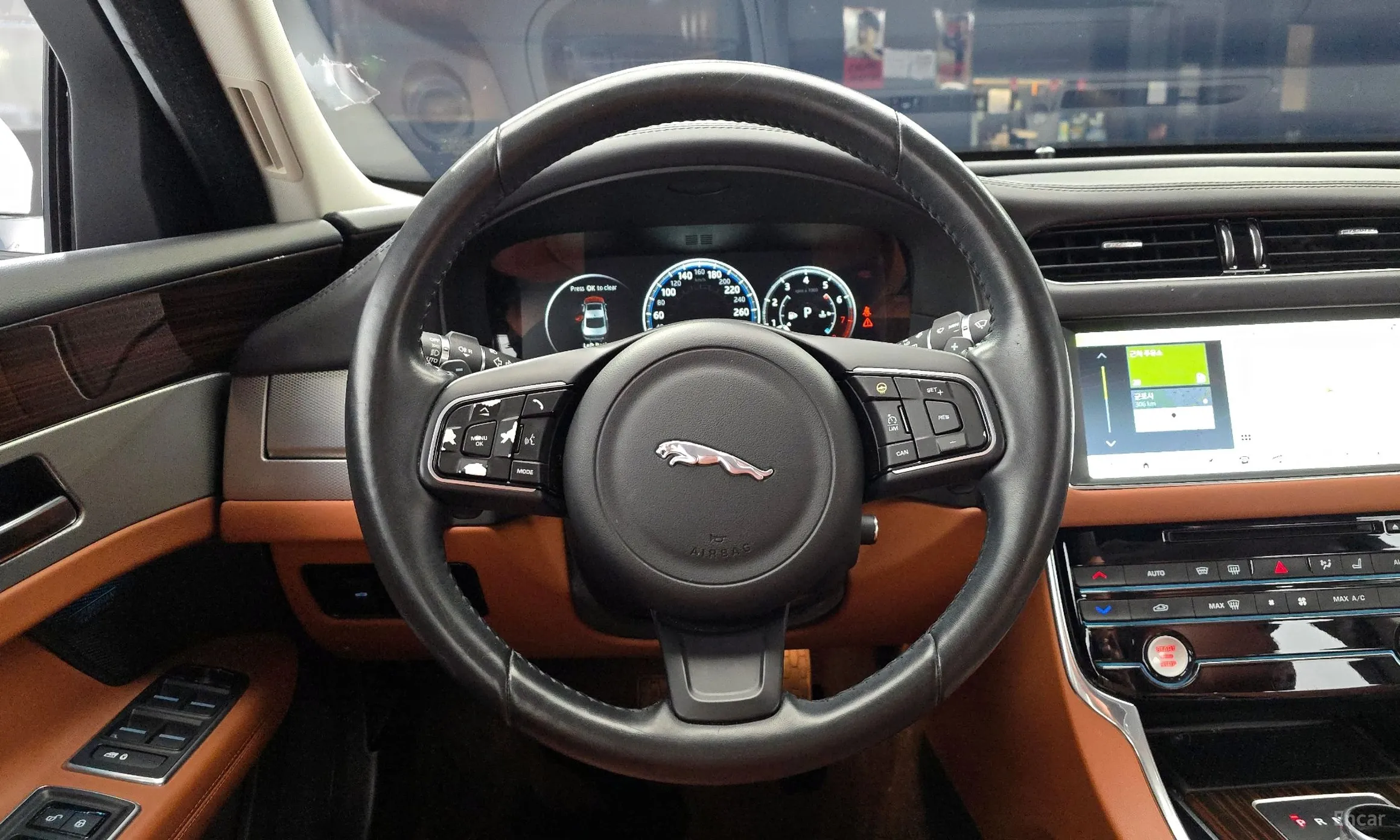 Jaguar XF (x260) превью 14