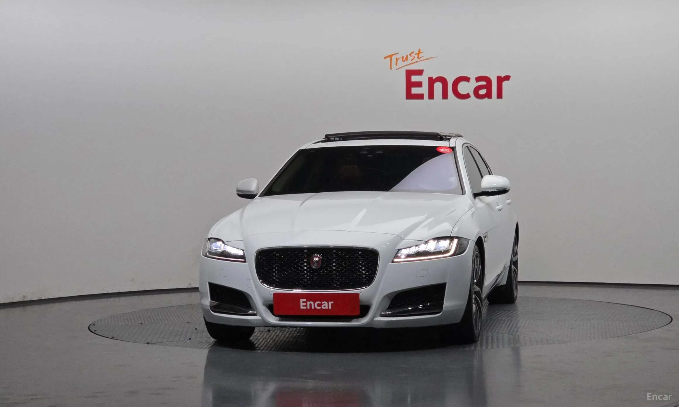 Jaguar XF (x260) превью 3