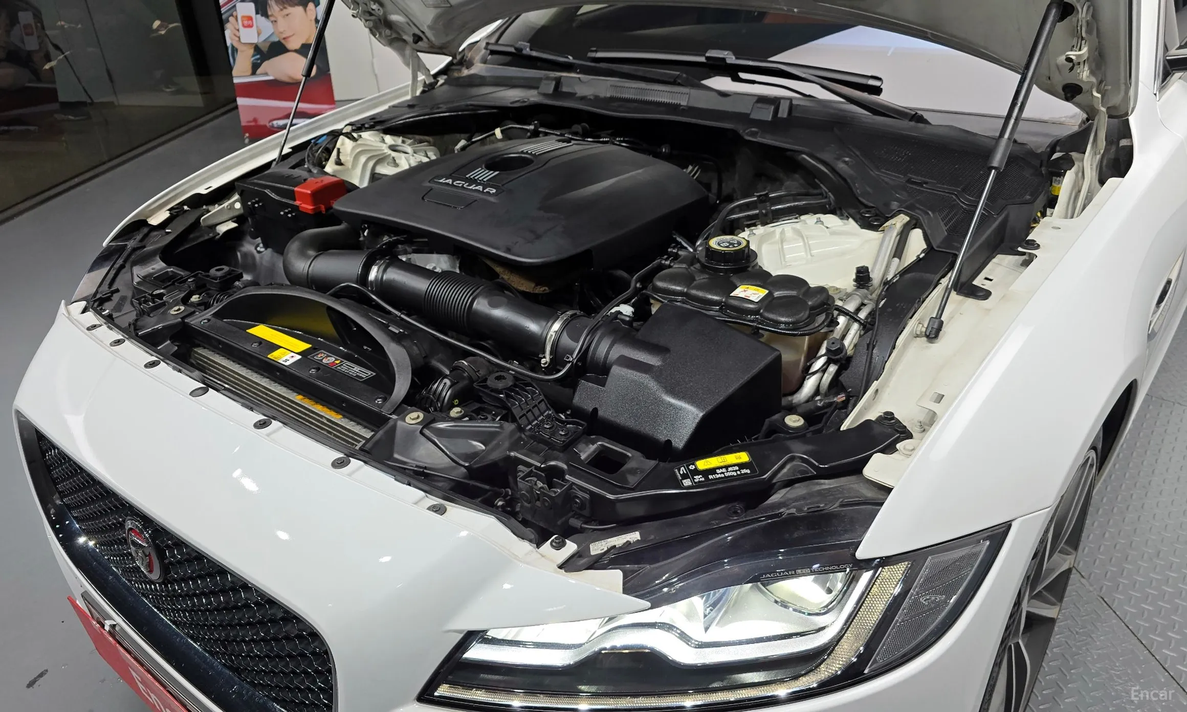 Jaguar XF (x260) превью 6