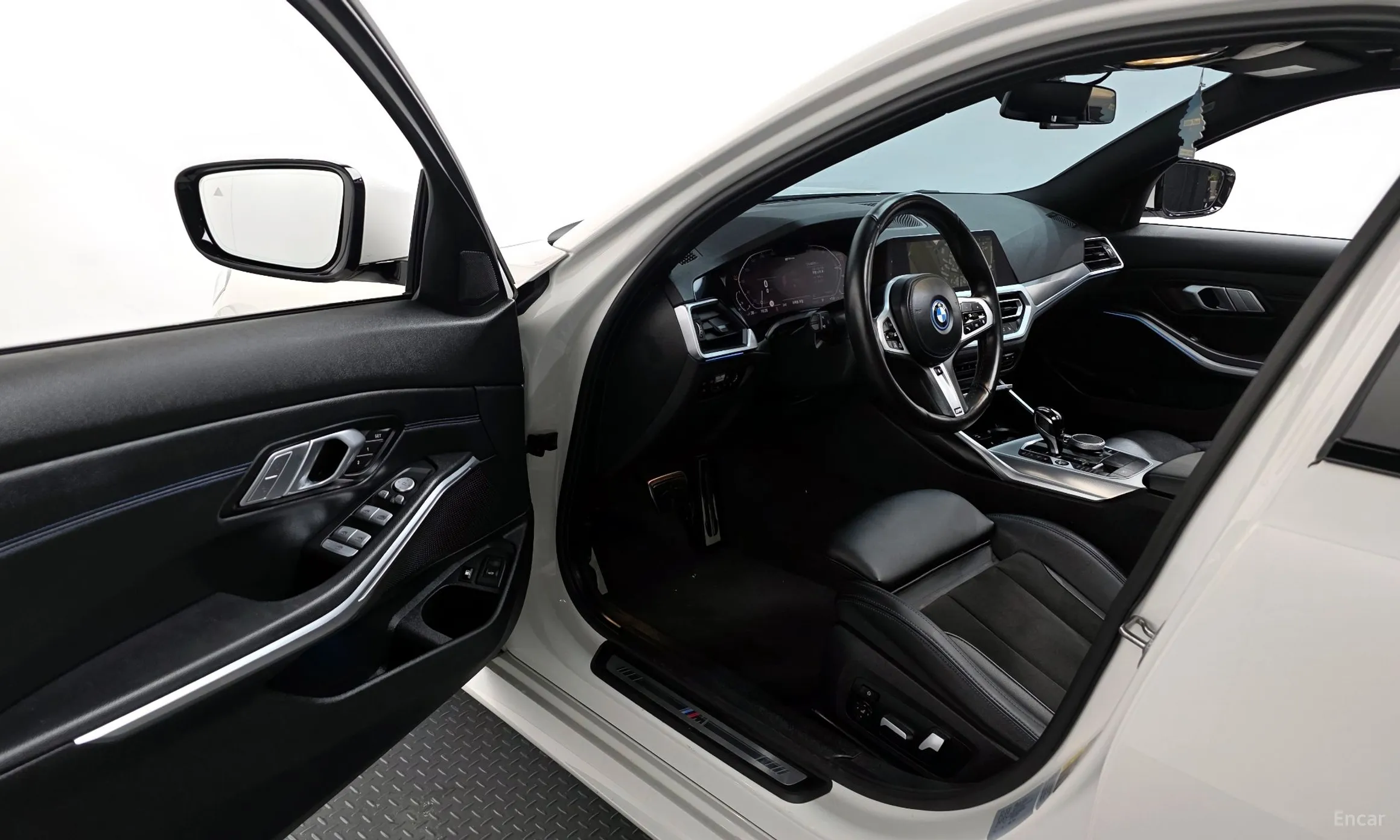 BMW 3 Series (G20) превью 10