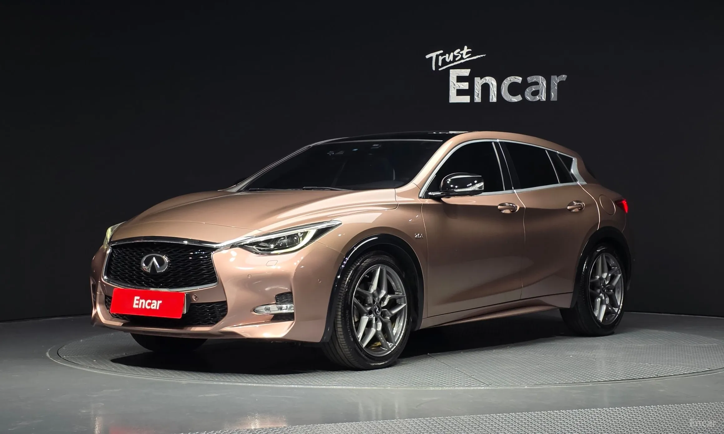 Infiniti Q30