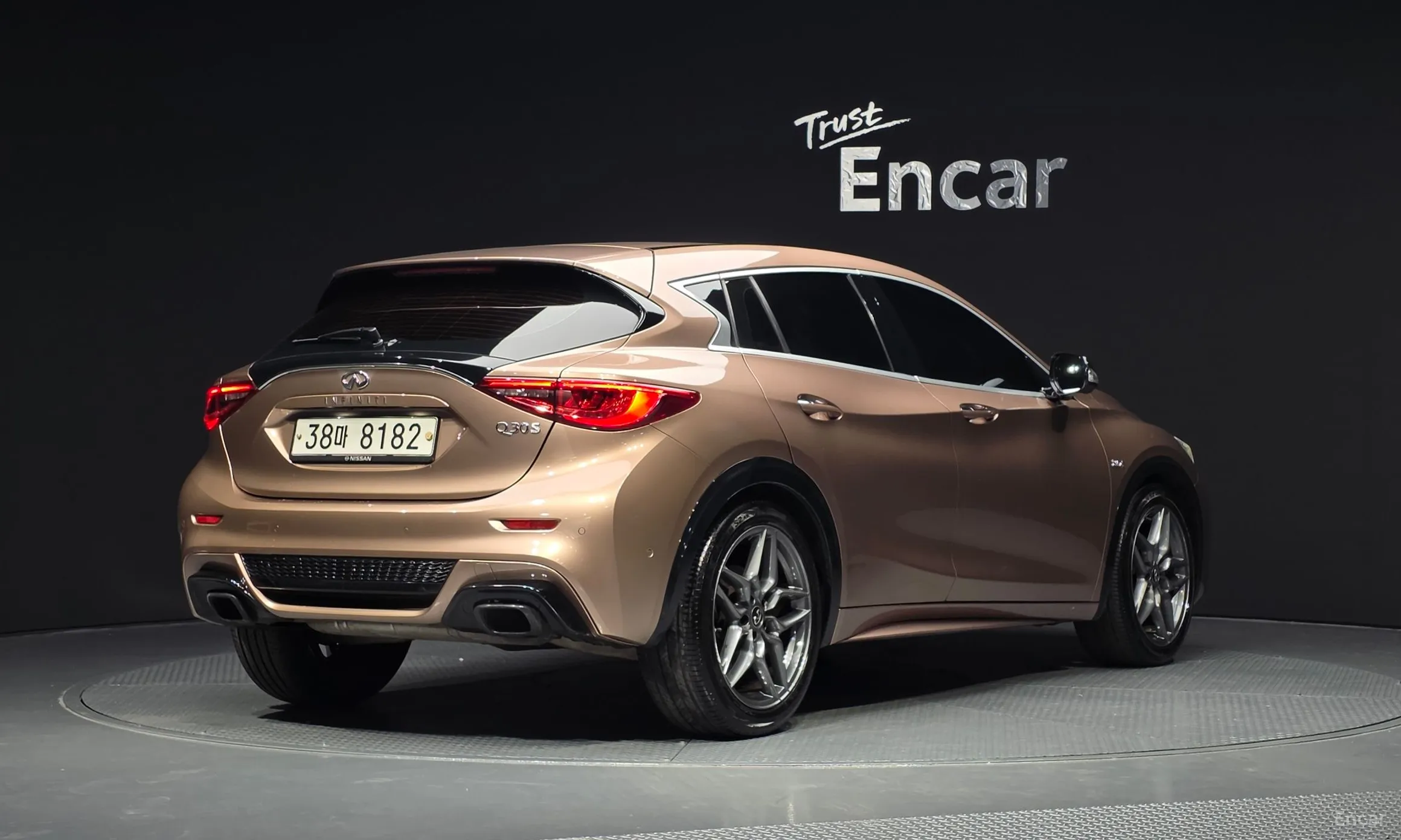 Infiniti Q30