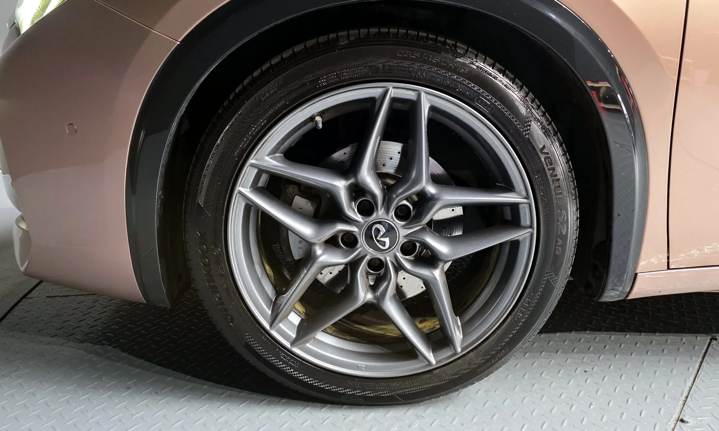Infiniti Q30 превью 5