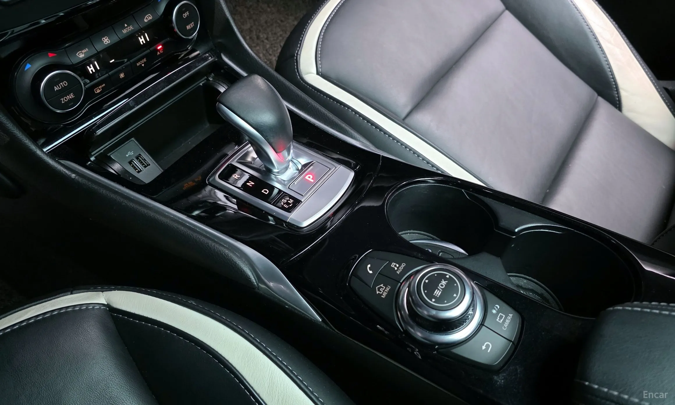 Infiniti Q30 превью 9