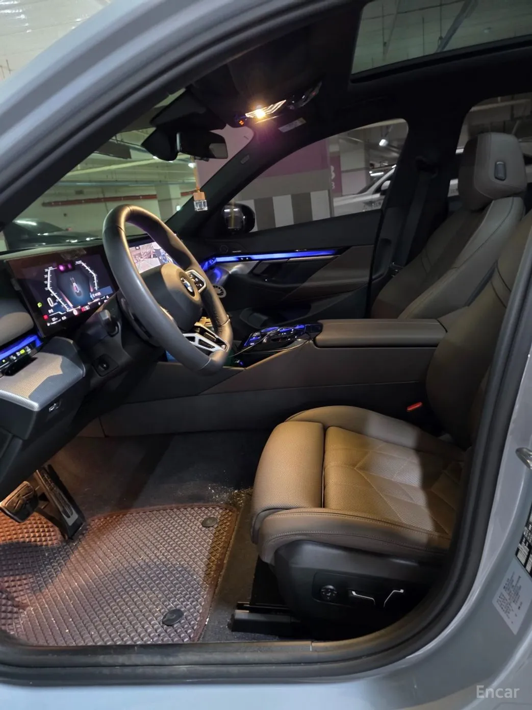 BMW 5 Series (G60) превью 11