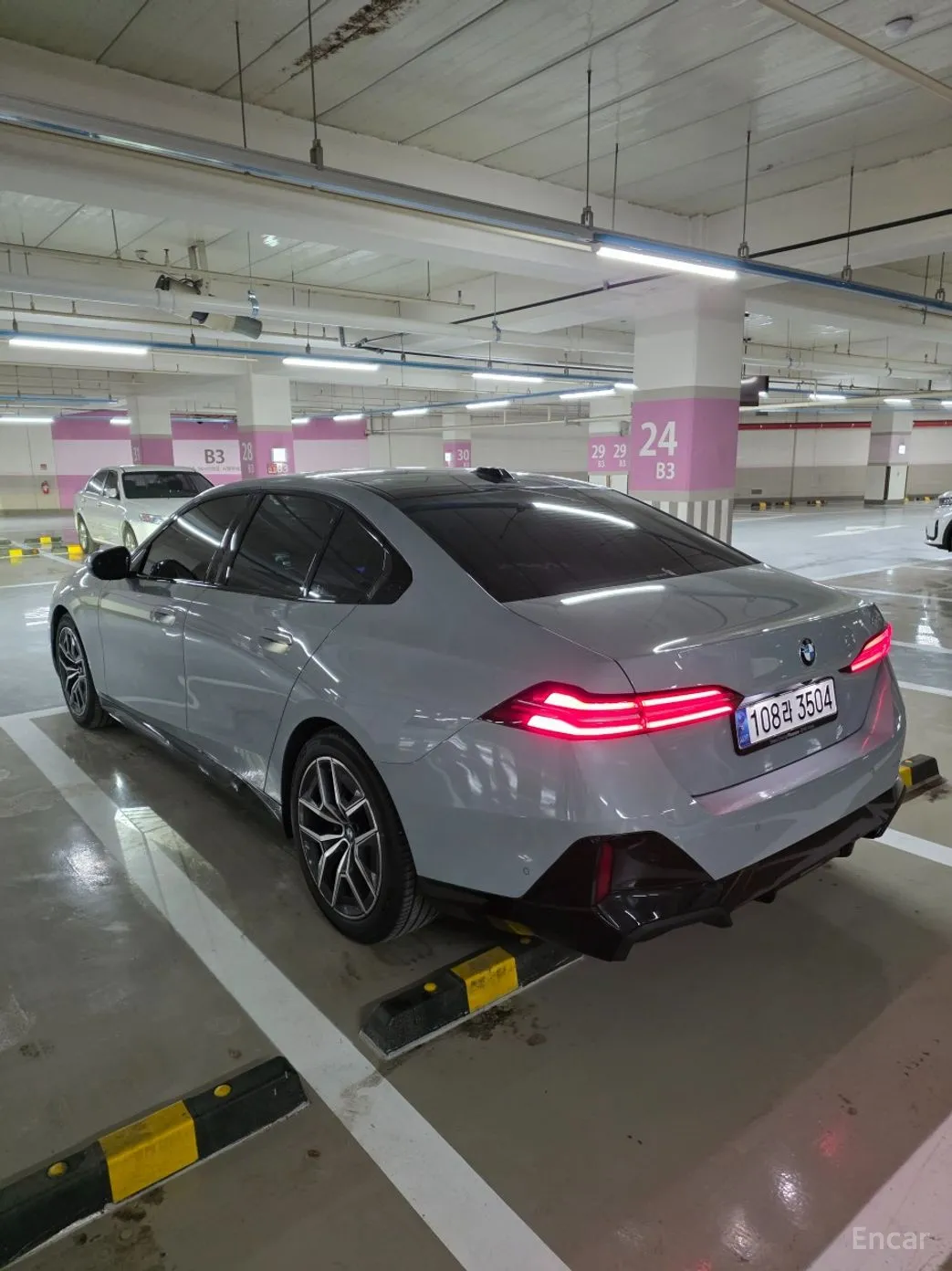 BMW 5 Series (G60) превью 6