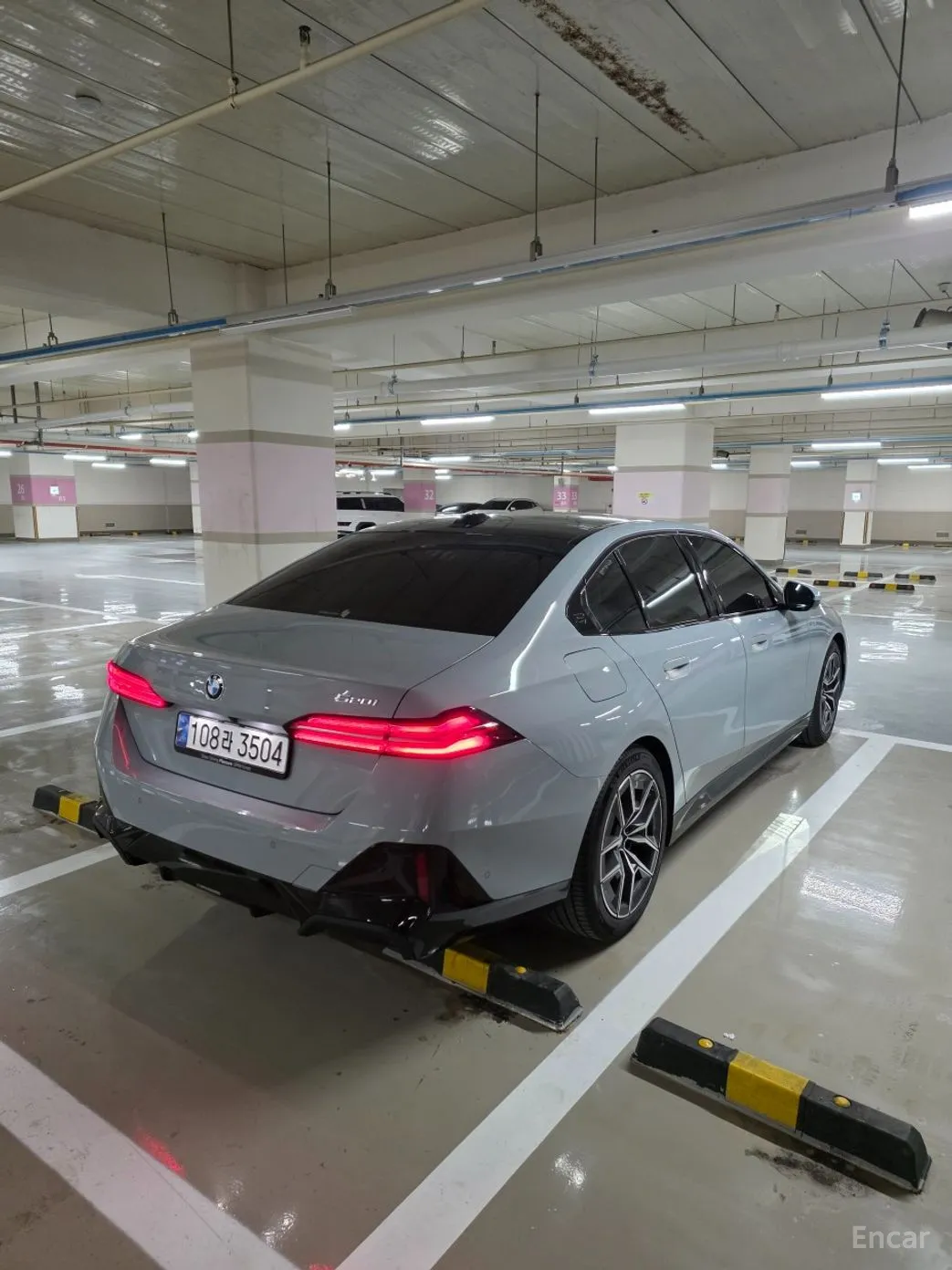 BMW 5 Series (G60) превью 7