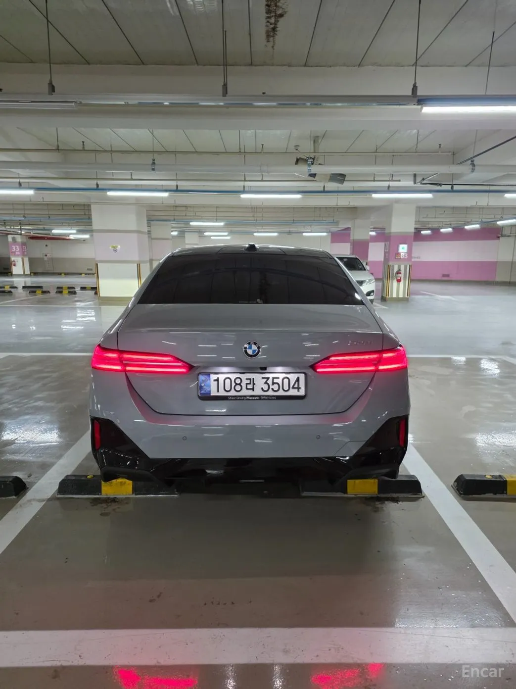 BMW 5 Series (G60) превью 8