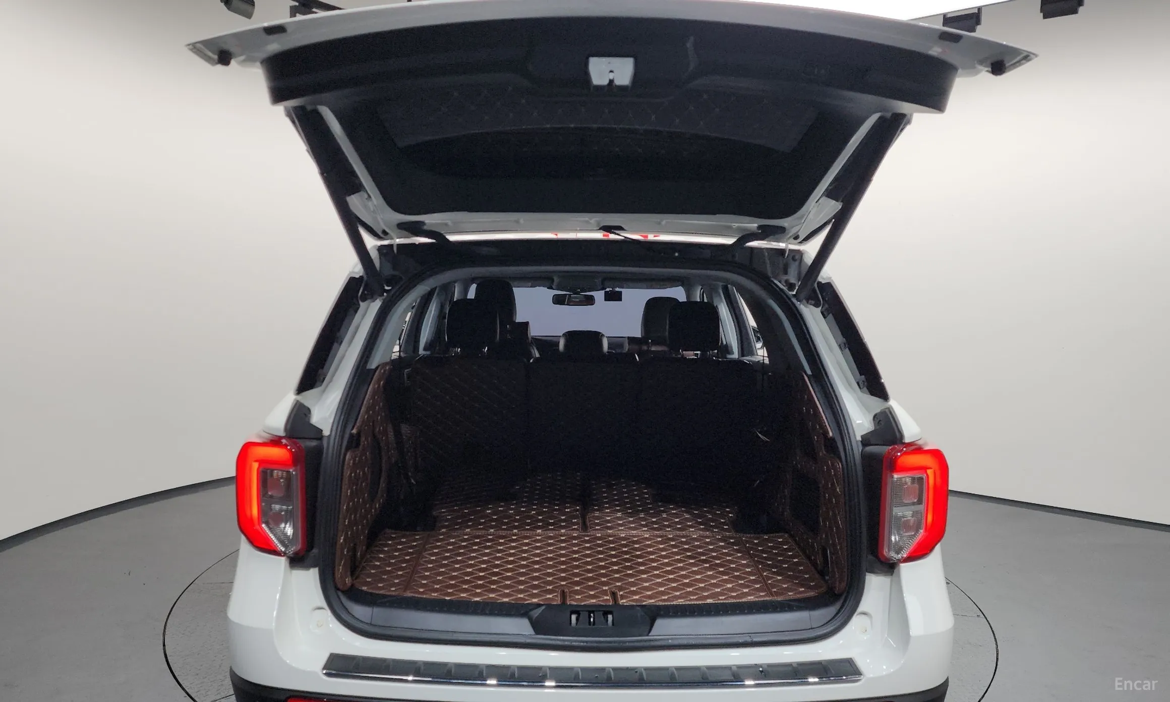 Ford Explorer 6th Generation превью 20