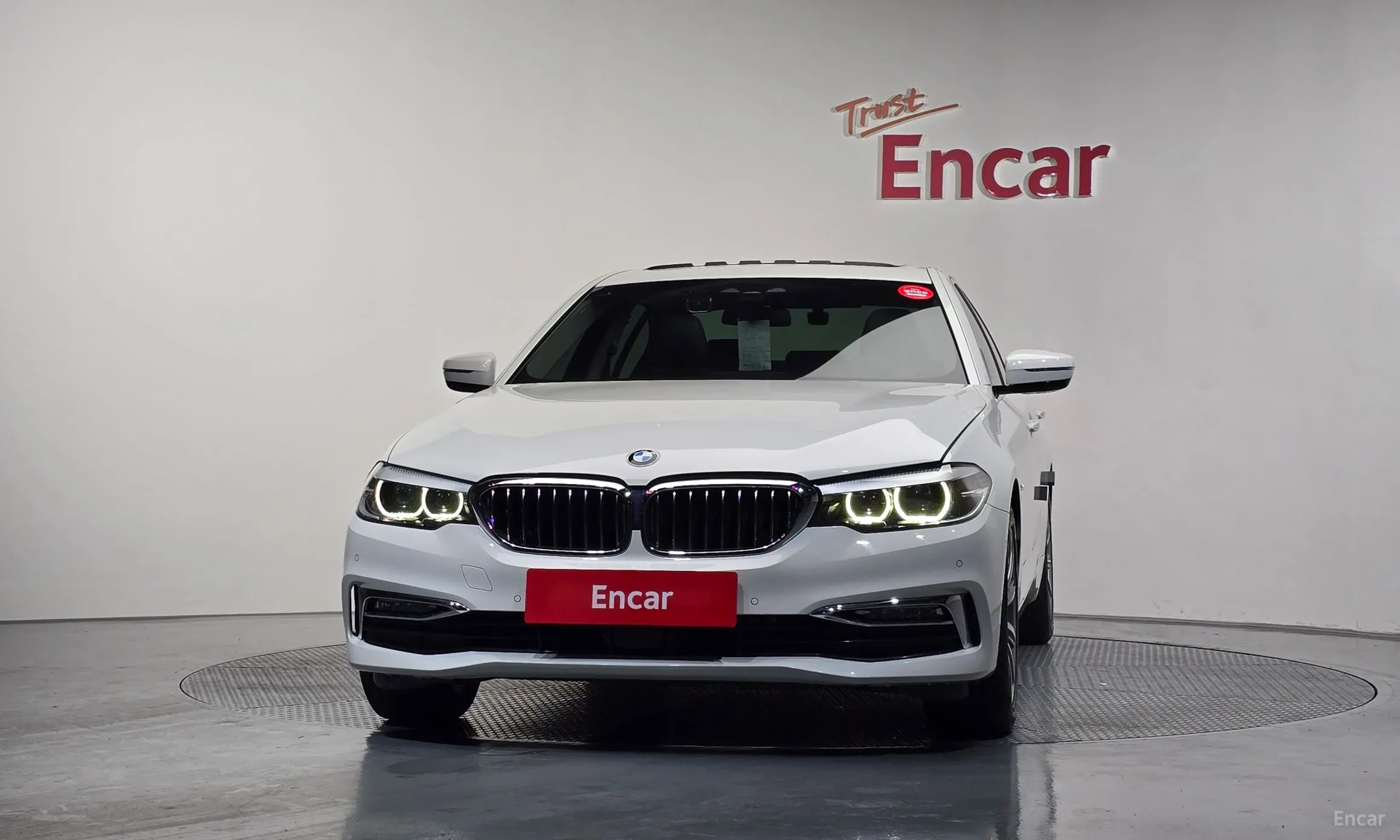 BMW 5 Series (G30) превью 3