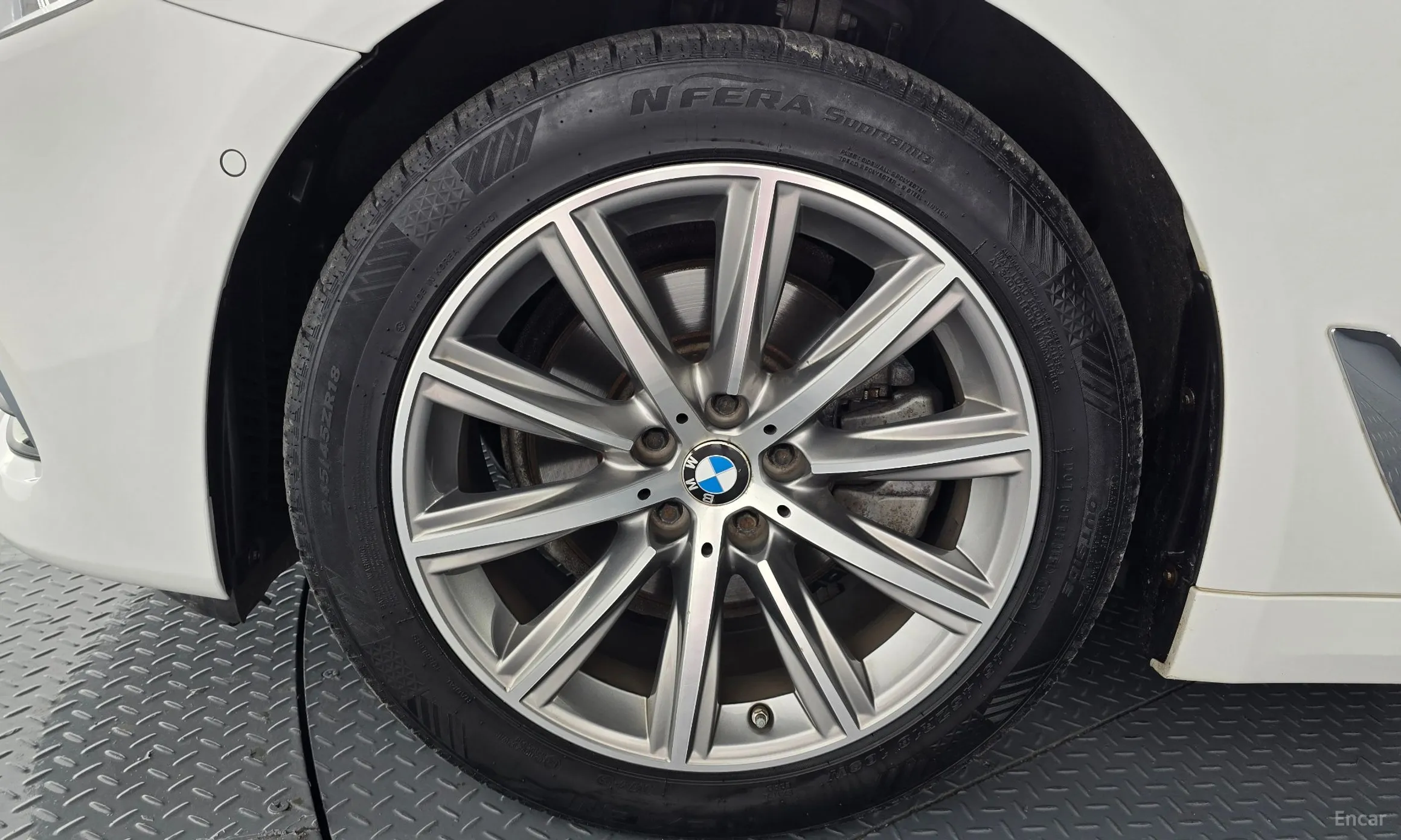 BMW 5 Series (G30) превью 5