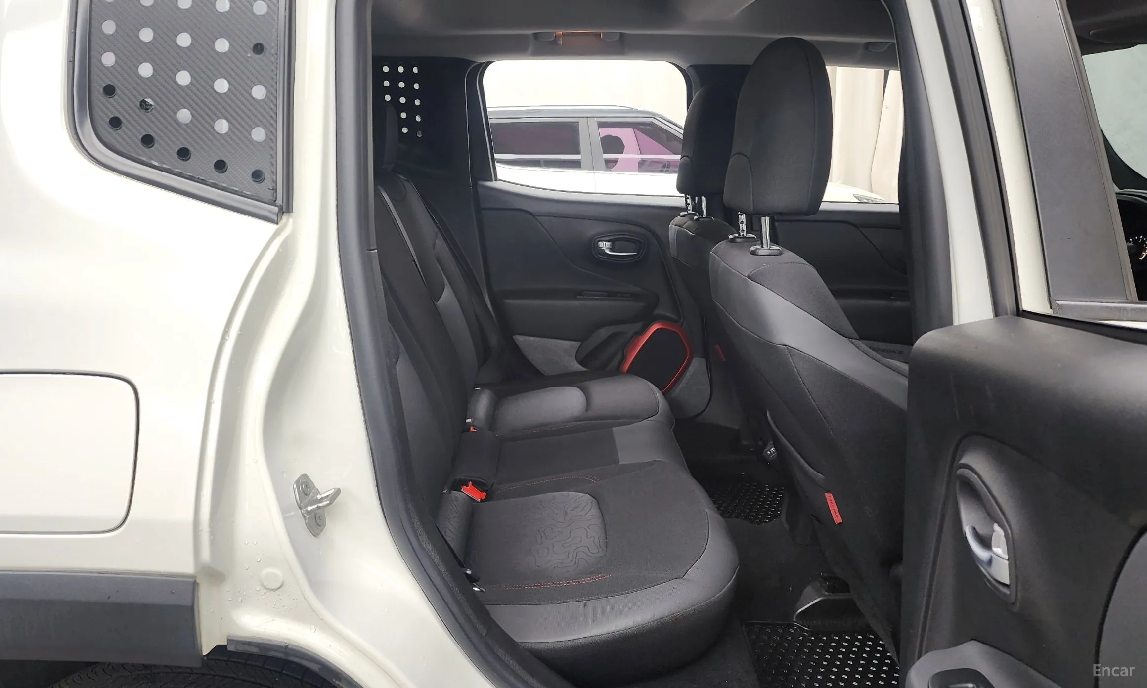 Jeep Renegade превью 12