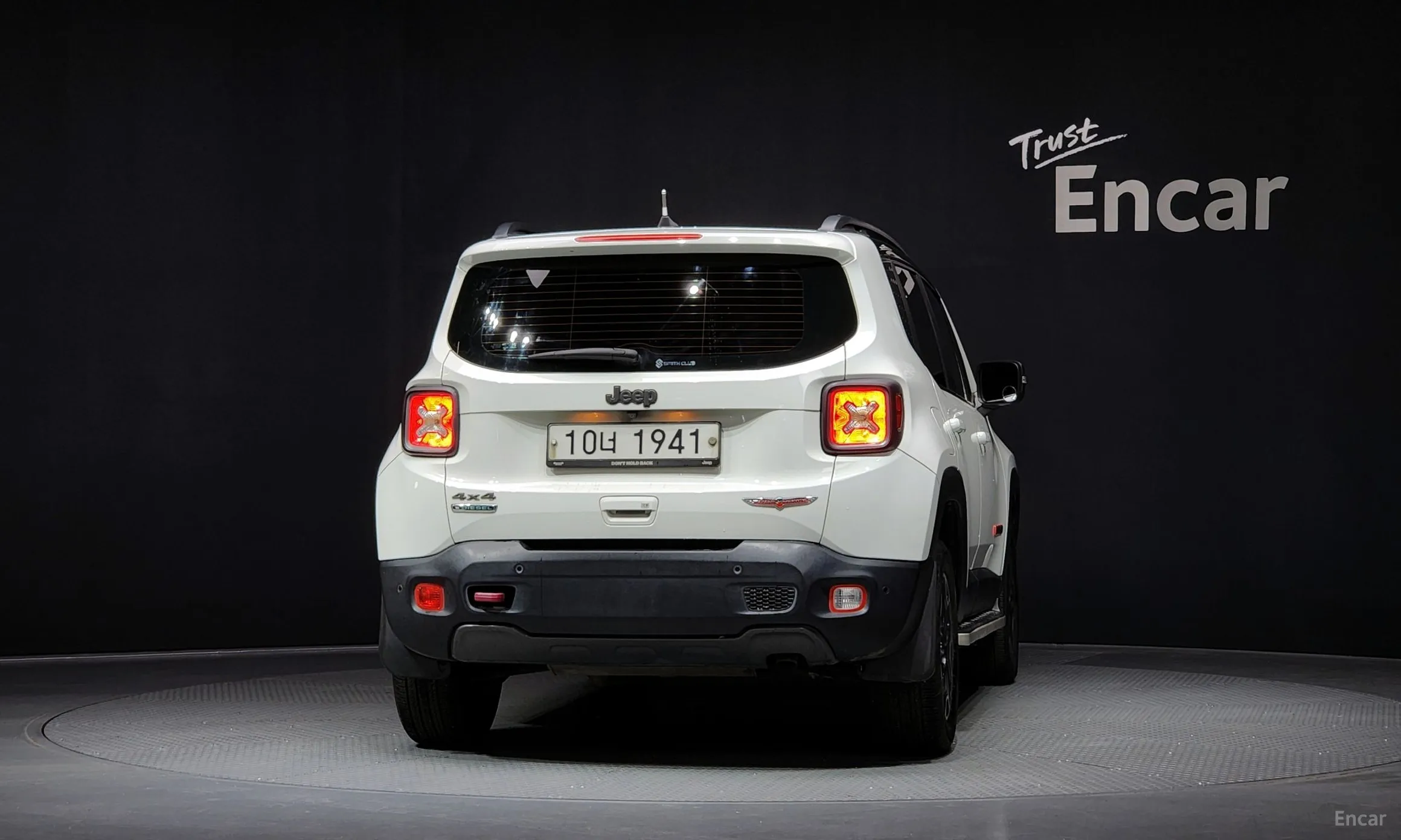 Jeep Renegade превью 4