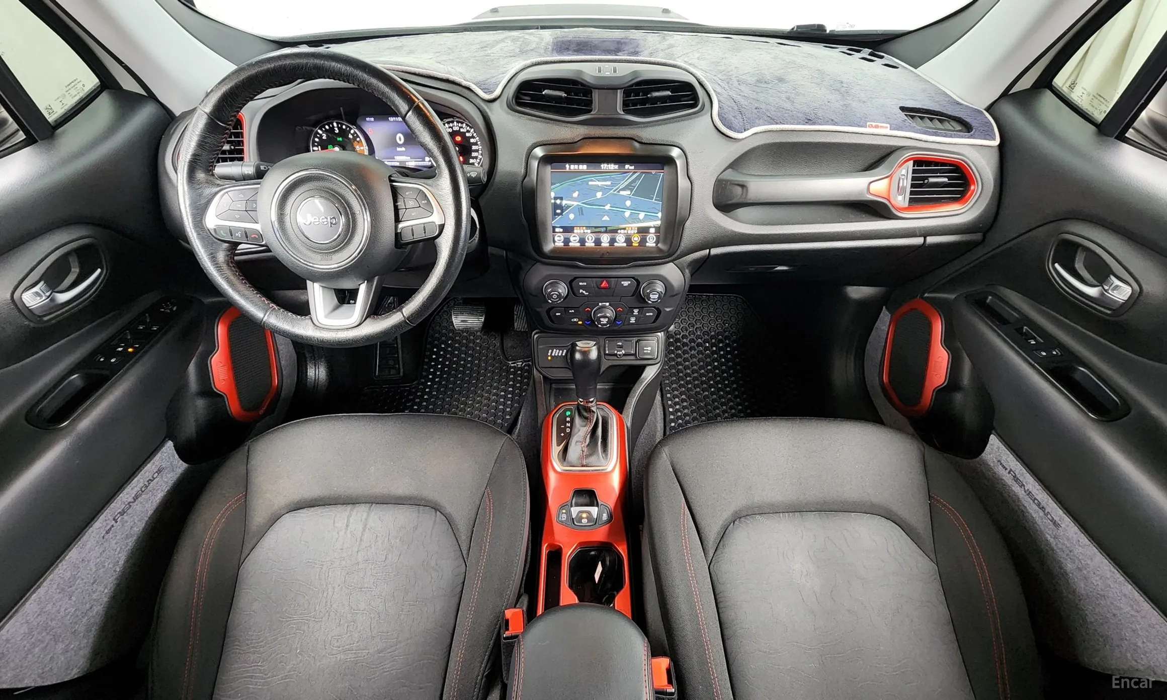 Jeep Renegade превью 7