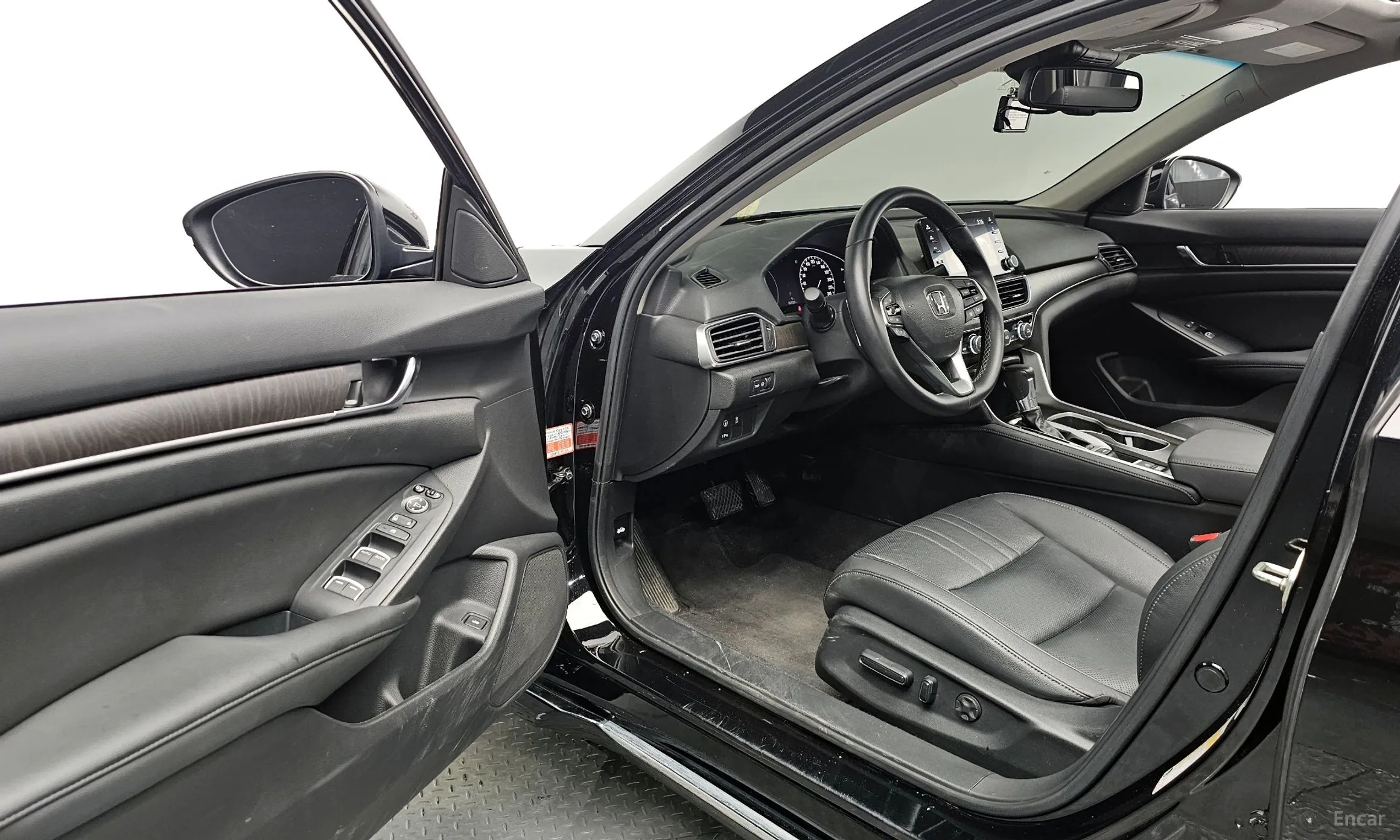 Honda Accord 10th Generation превью 11