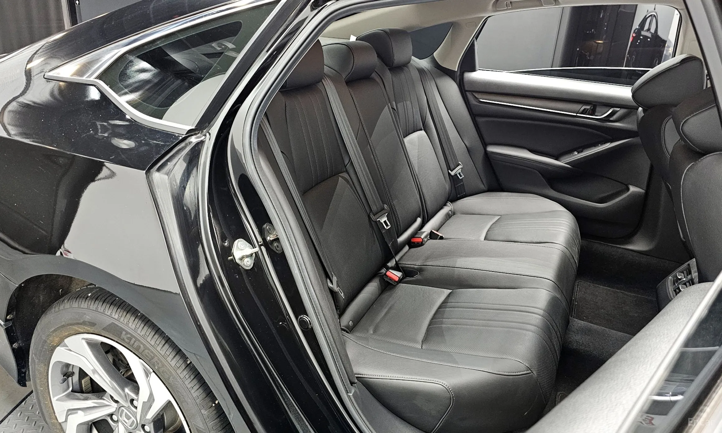 Honda Accord 10th Generation превью 12