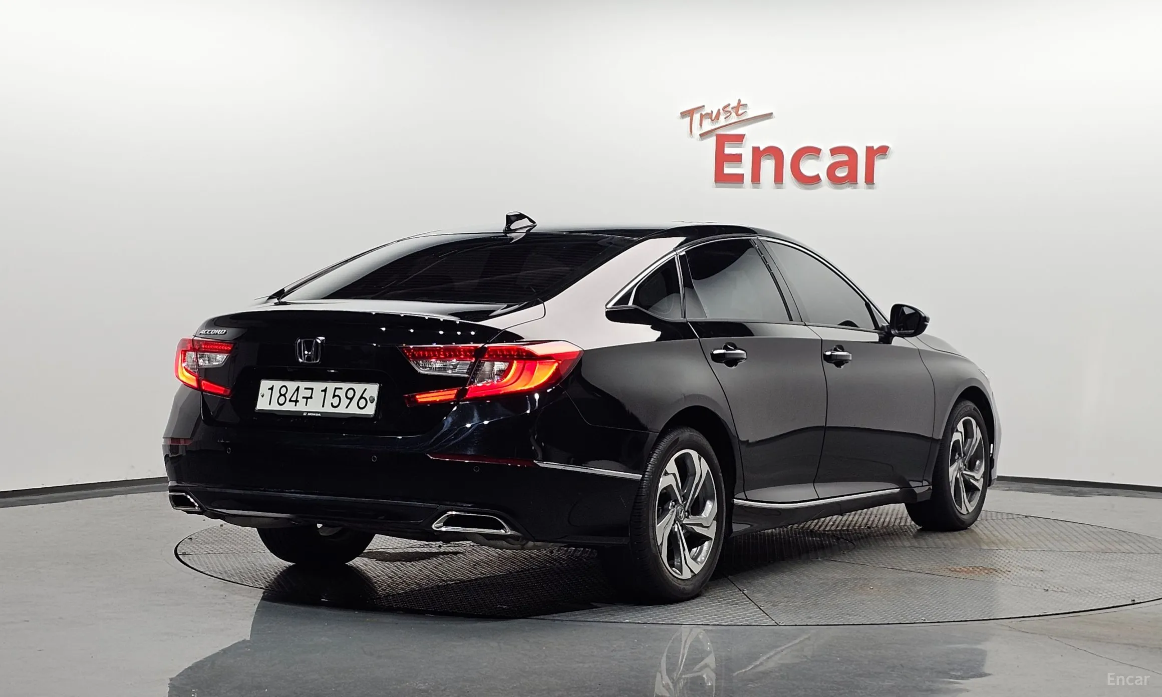 Honda Accord 10th Generation превью 2