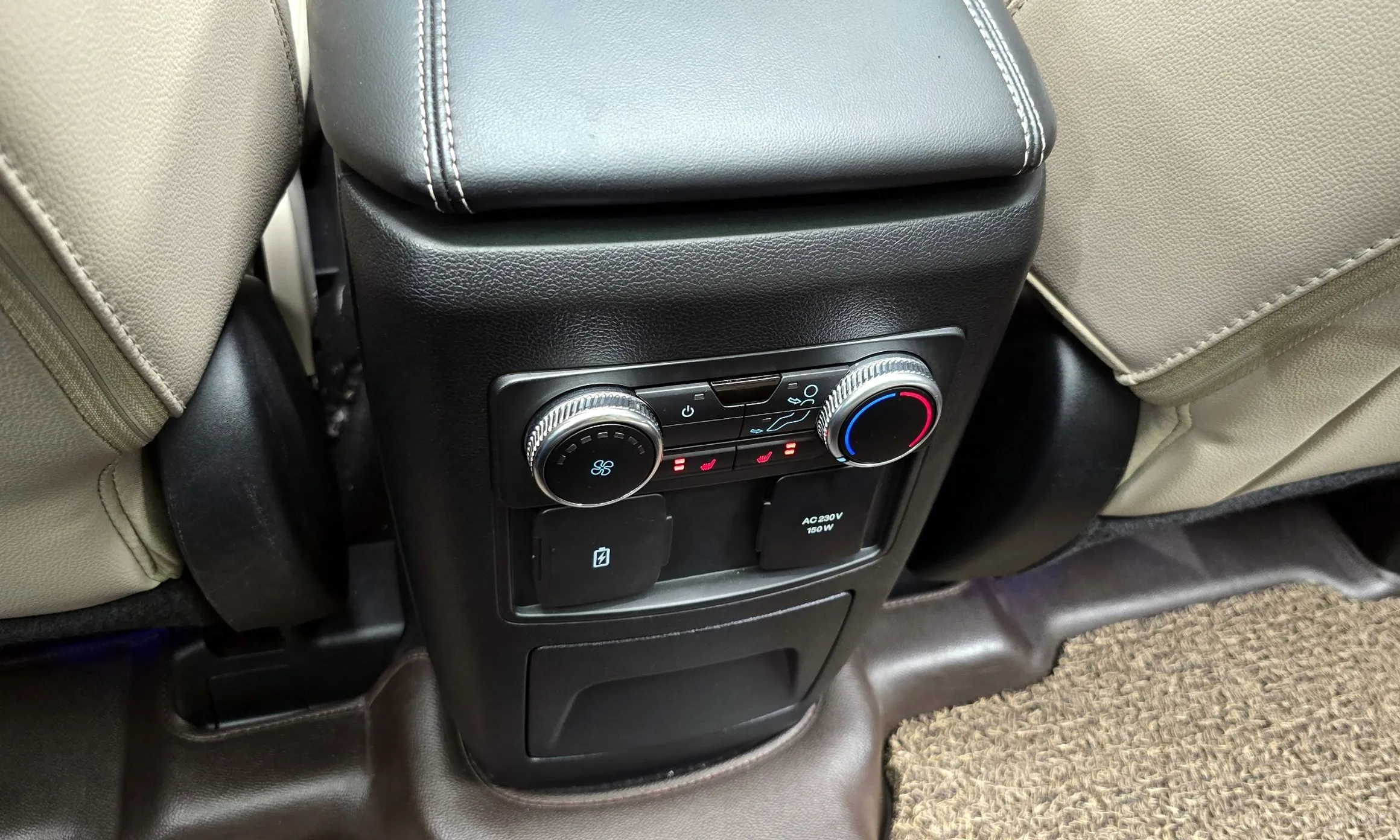 Ford Explorer 6th Generation превью 18