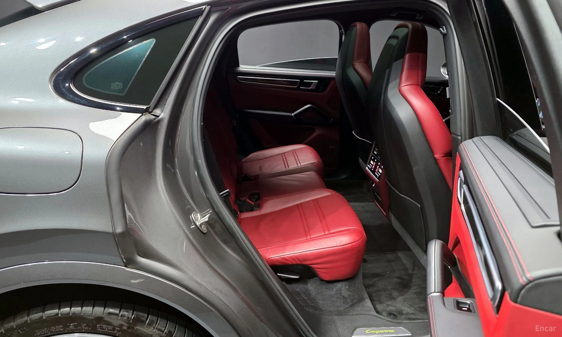 Porsche Cayenne (PO536) превью 12