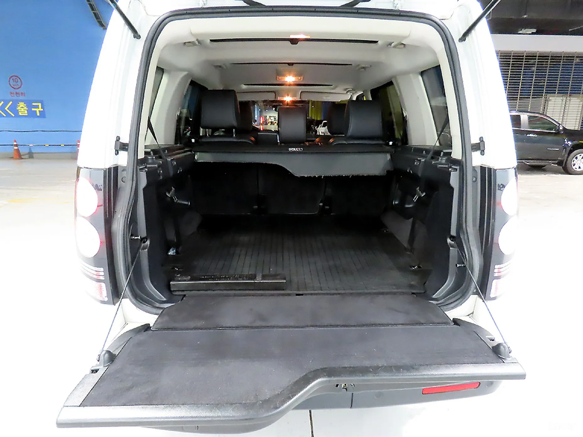 Land Rover Discovery 4 превью 16