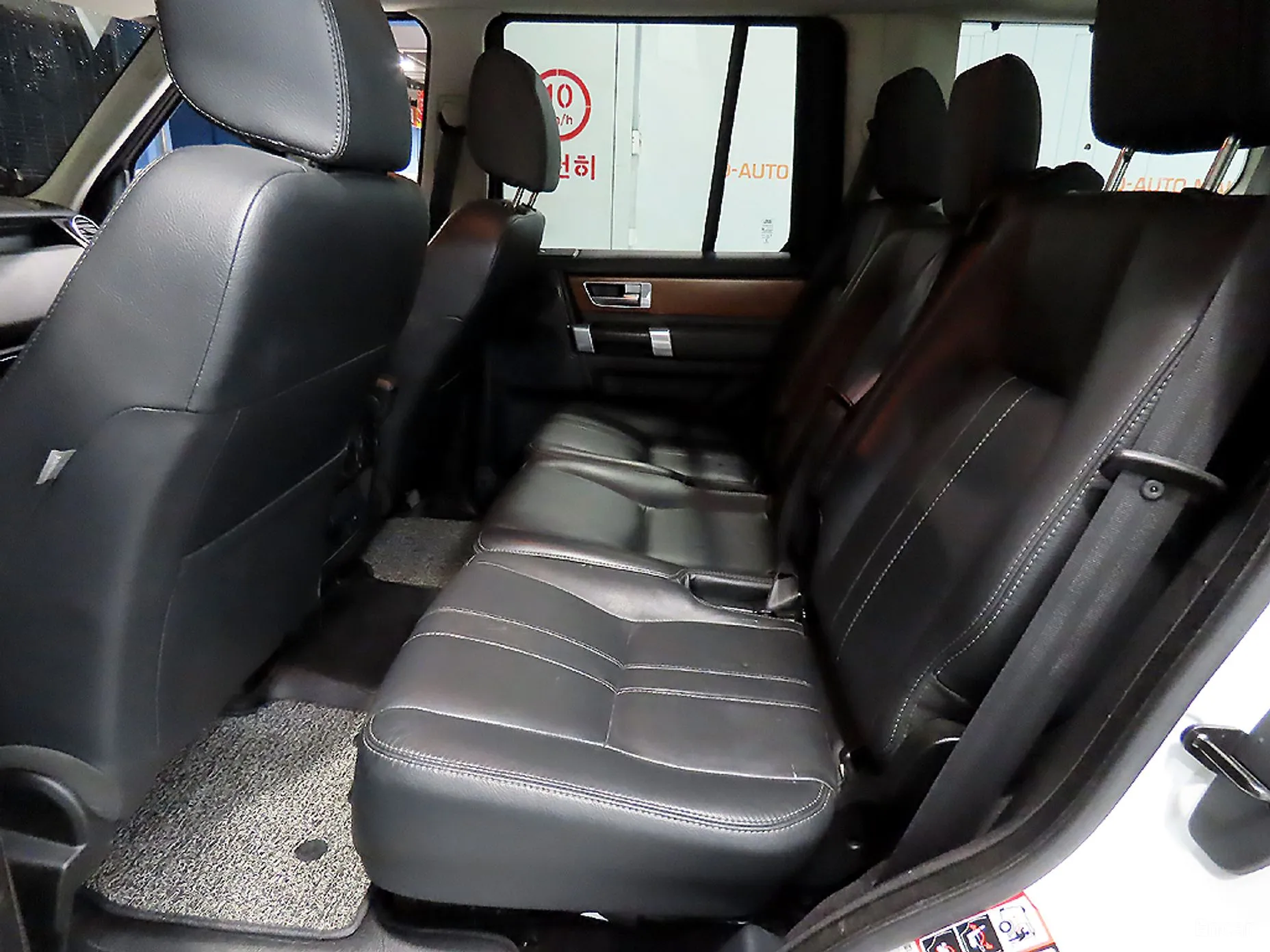 Land Rover Discovery 4 превью 7