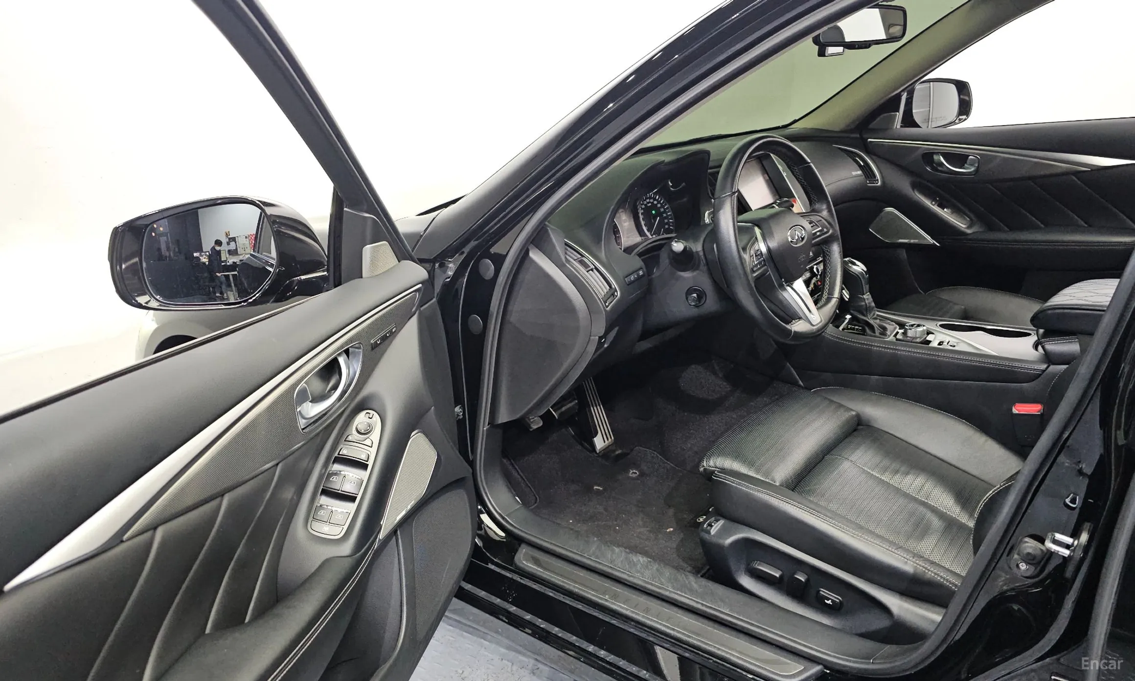 Infiniti Q50 превью 10