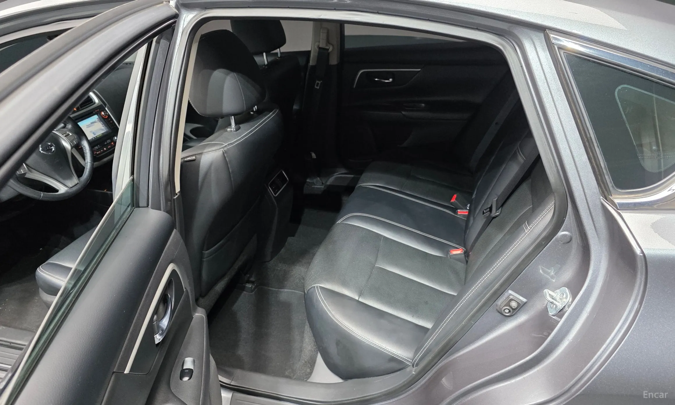 Nissan Altima превью 11