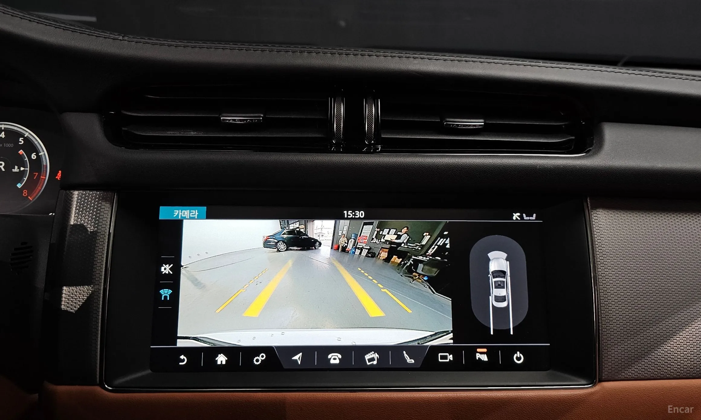 Jaguar XF (x260) превью 15