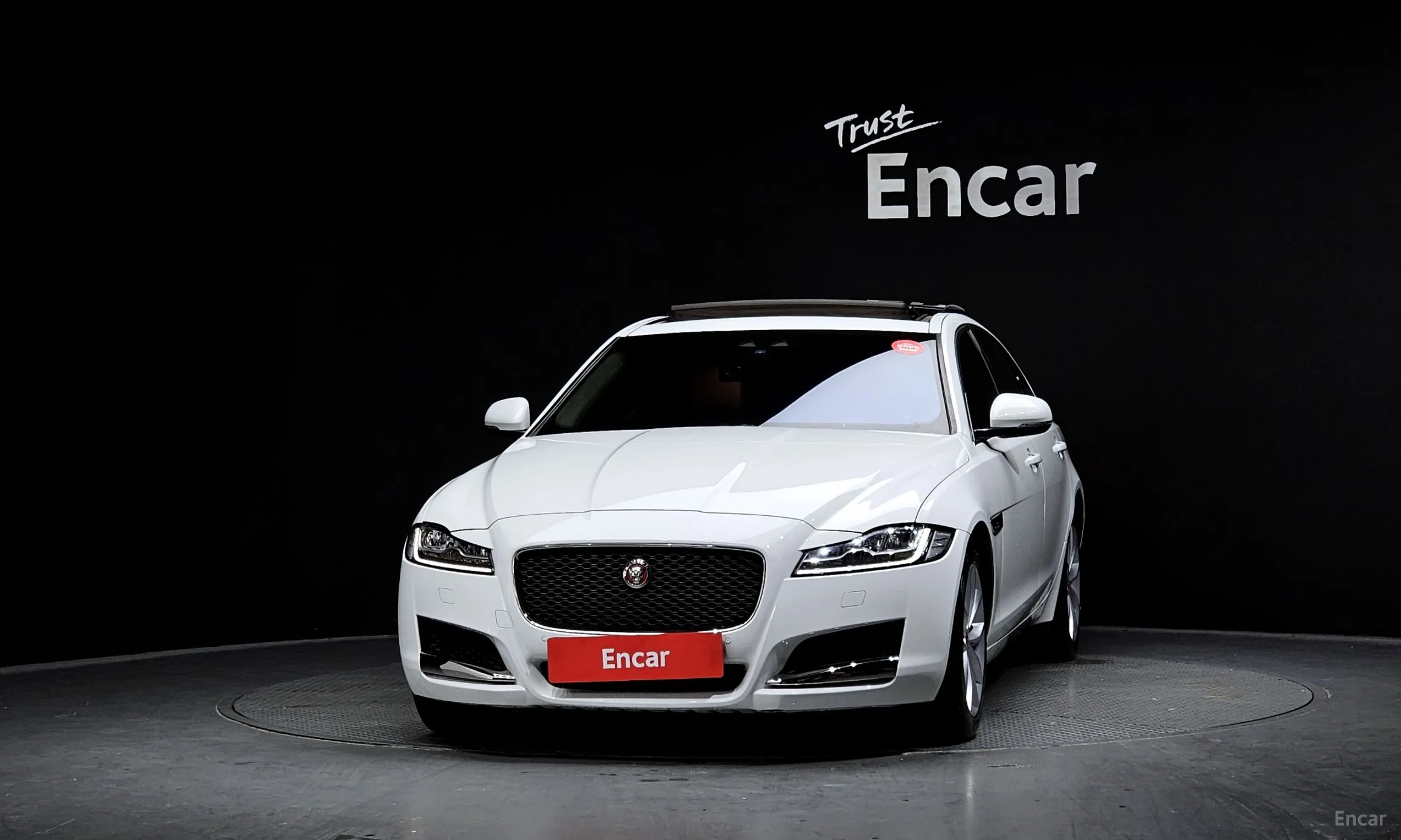 Jaguar XF (x260) превью 3