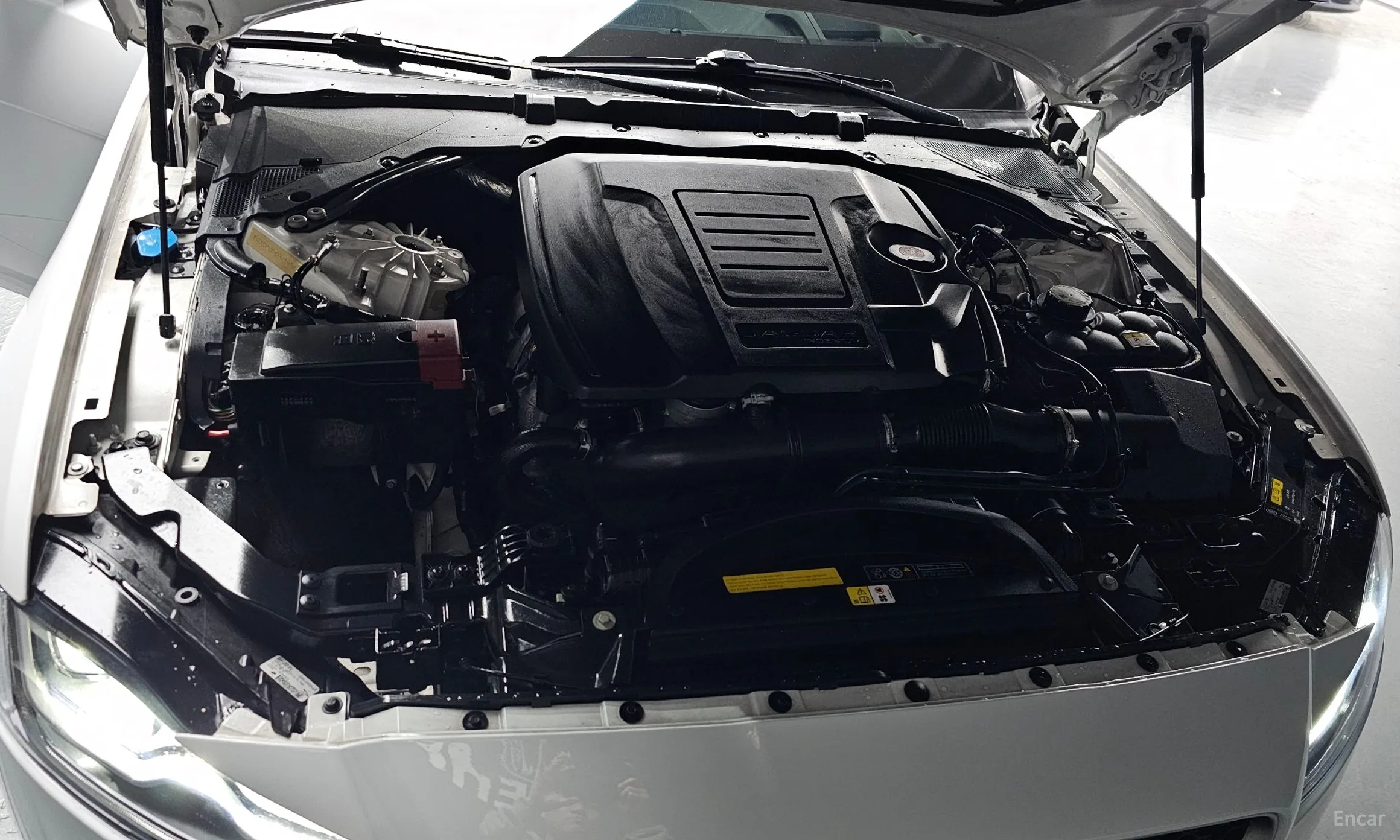 Jaguar XF (x260) превью 6