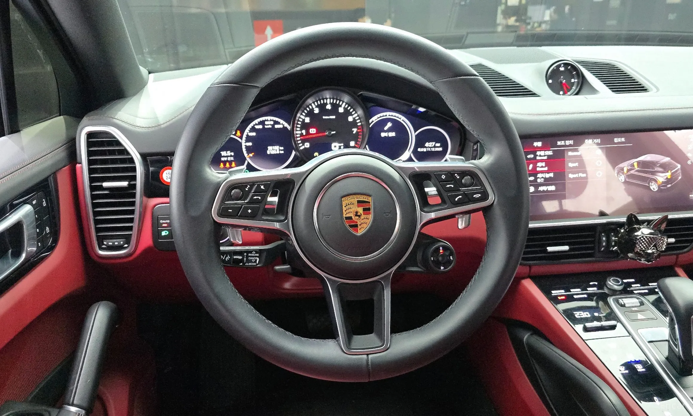 Porsche Cayenne (PO536) превью 13