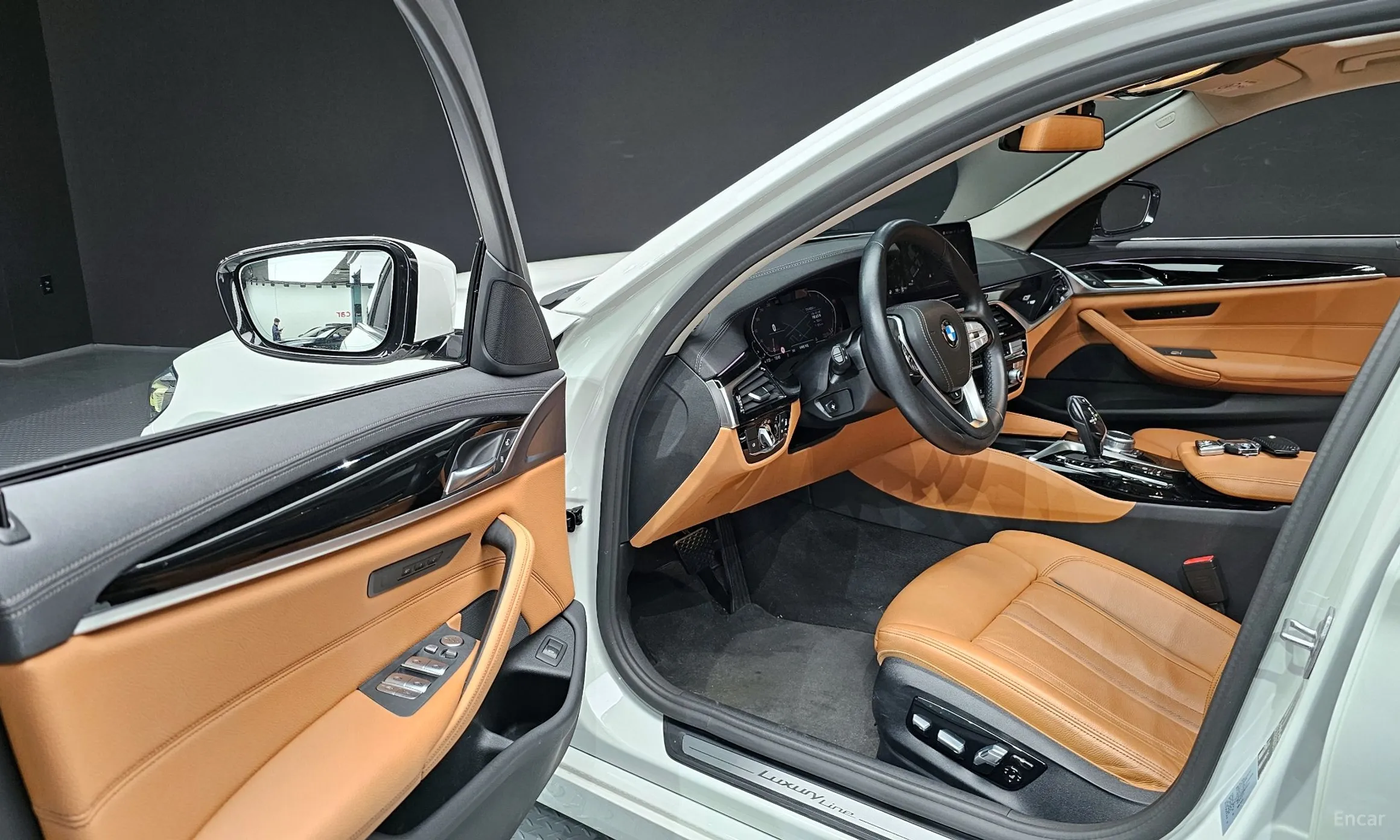 BMW 5 Series (G30) превью 11