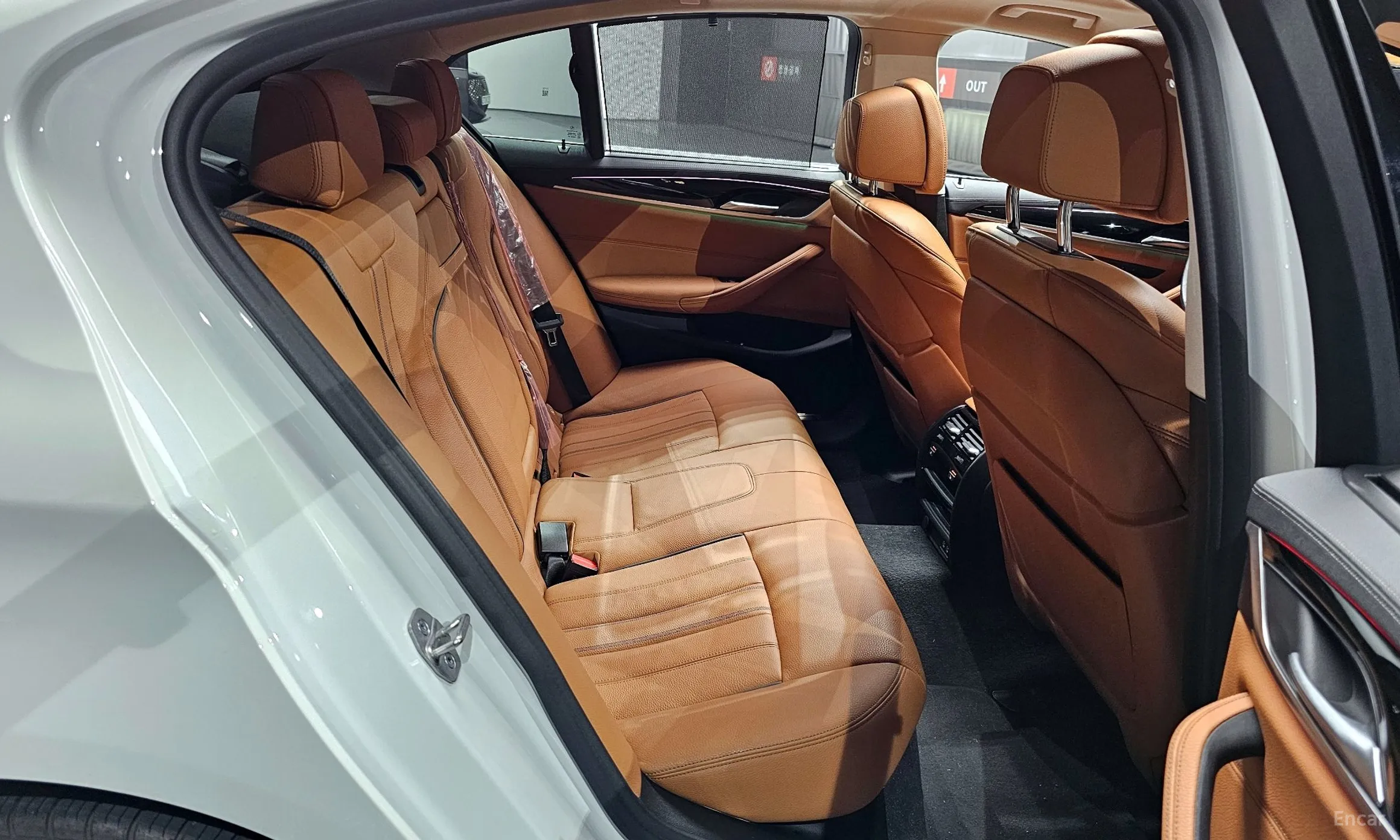 BMW 5 Series (G30) превью 12