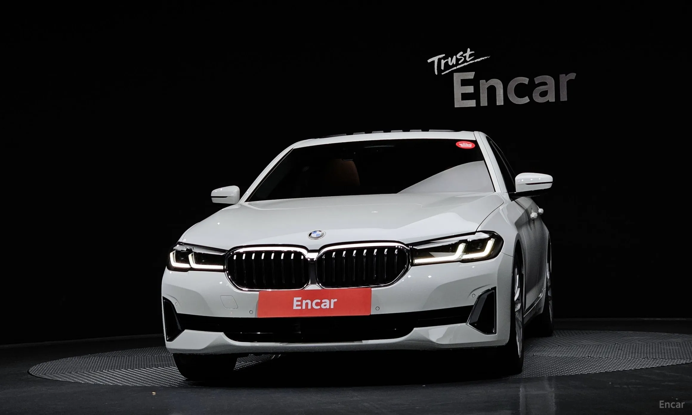 BMW 5 Series (G30) превью 3