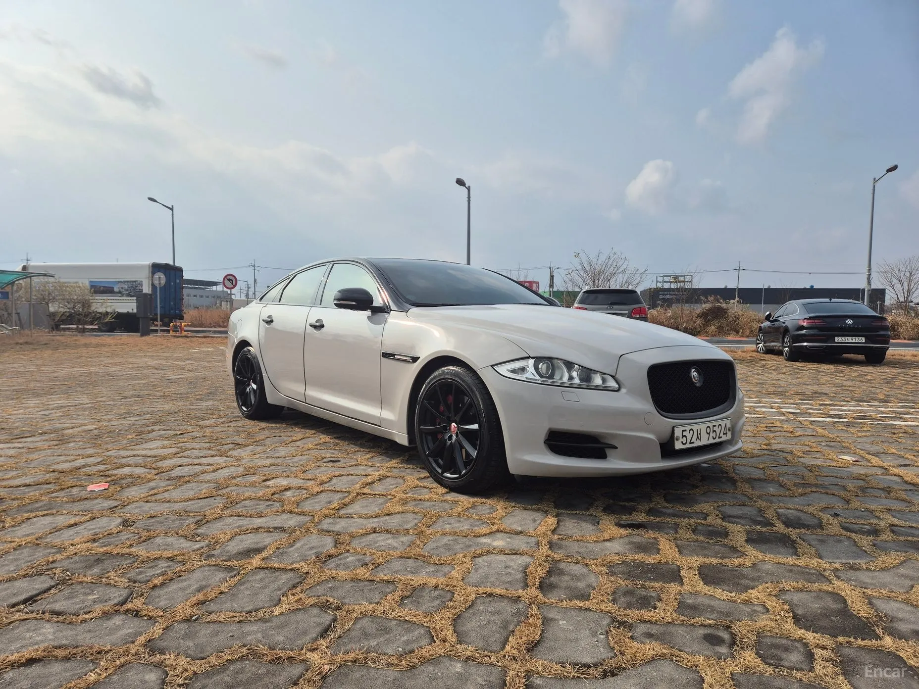 Jaguar All New XJ превью 10