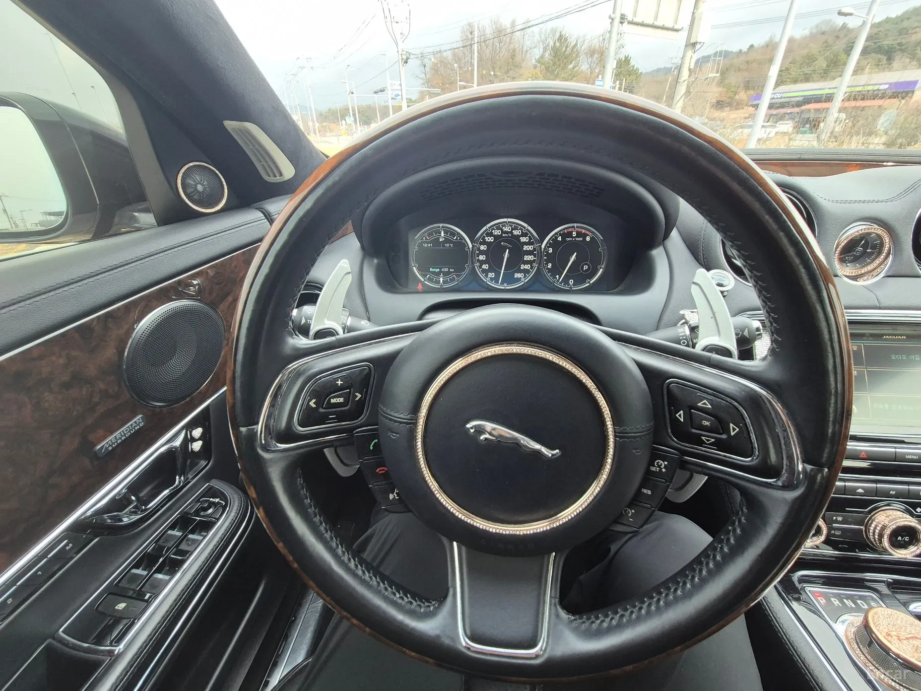 Jaguar All New XJ превью 13