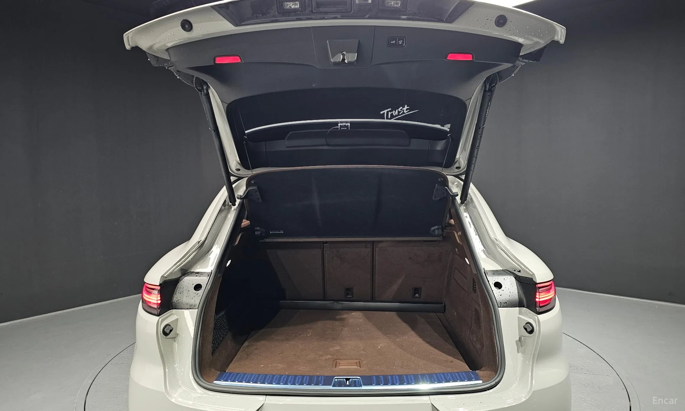 Porsche Cayenne (PO536) превью 20