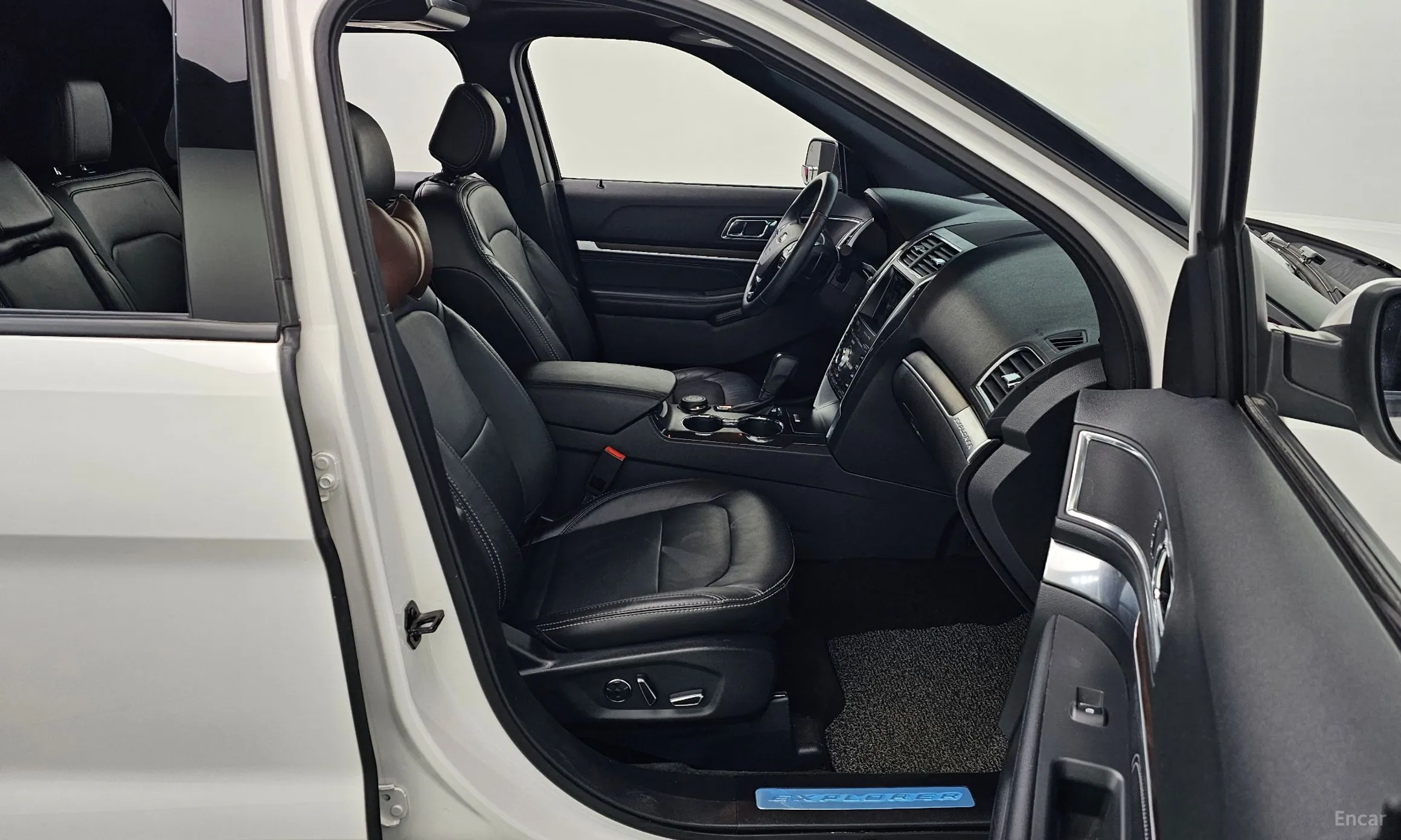 Ford Explorer превью 11