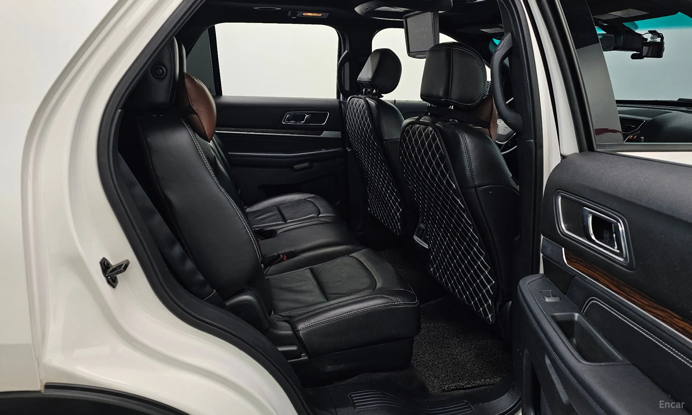 Ford Explorer превью 12