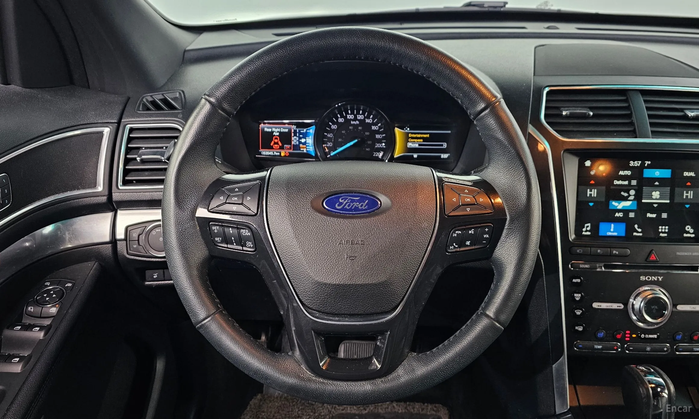 Ford Explorer превью 13