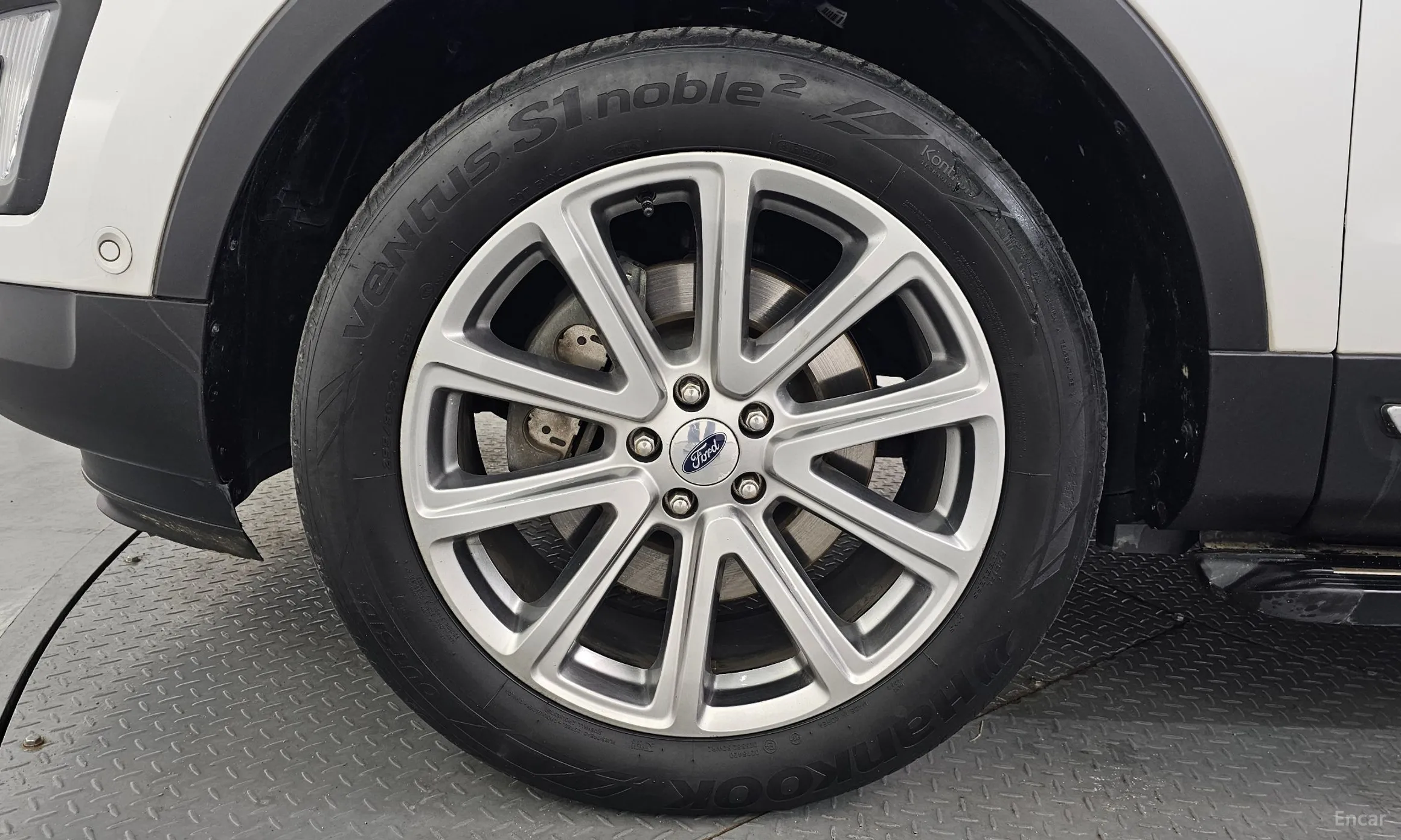 Ford Explorer превью 5
