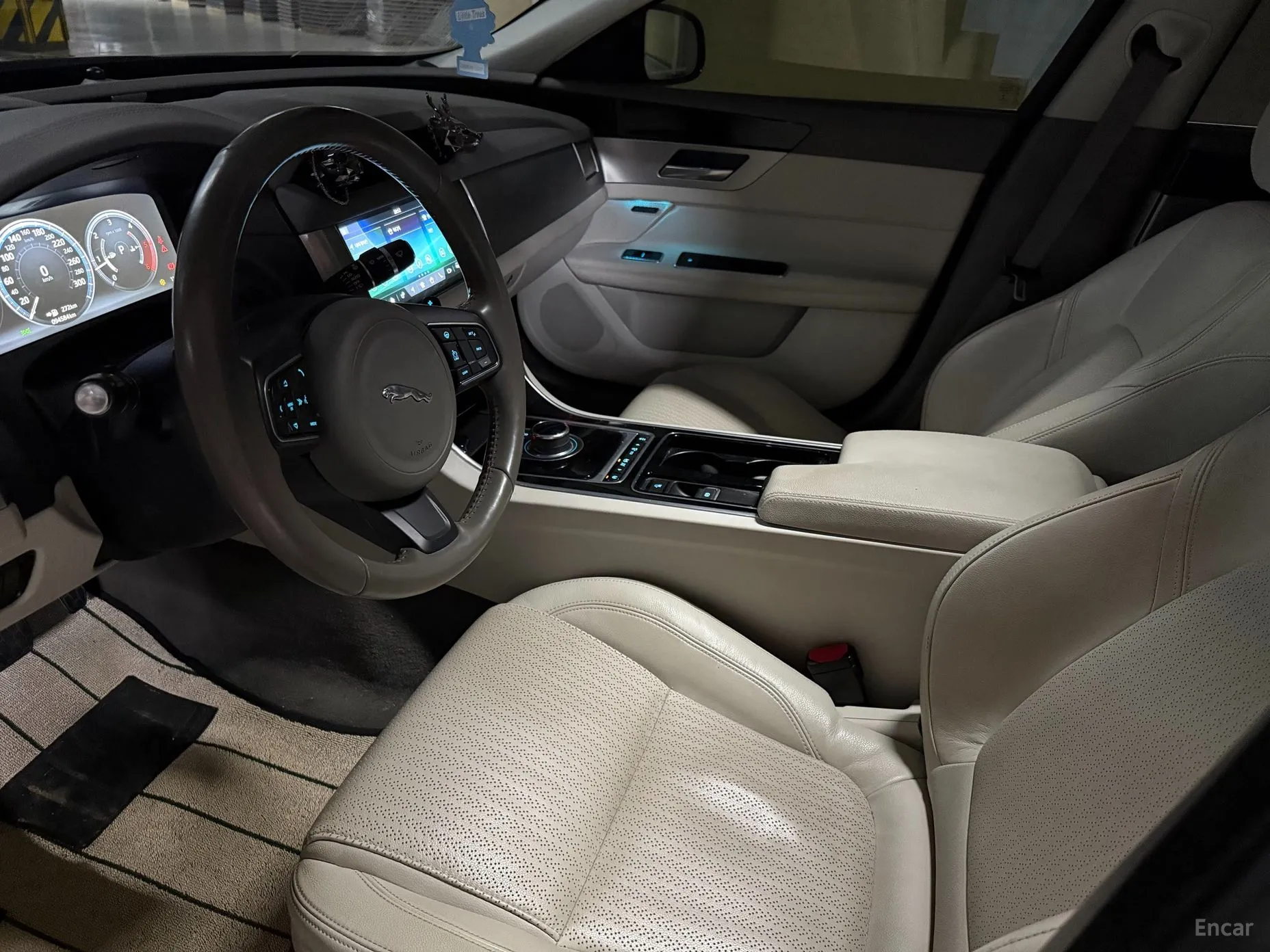 Jaguar XF (x260) превью 5